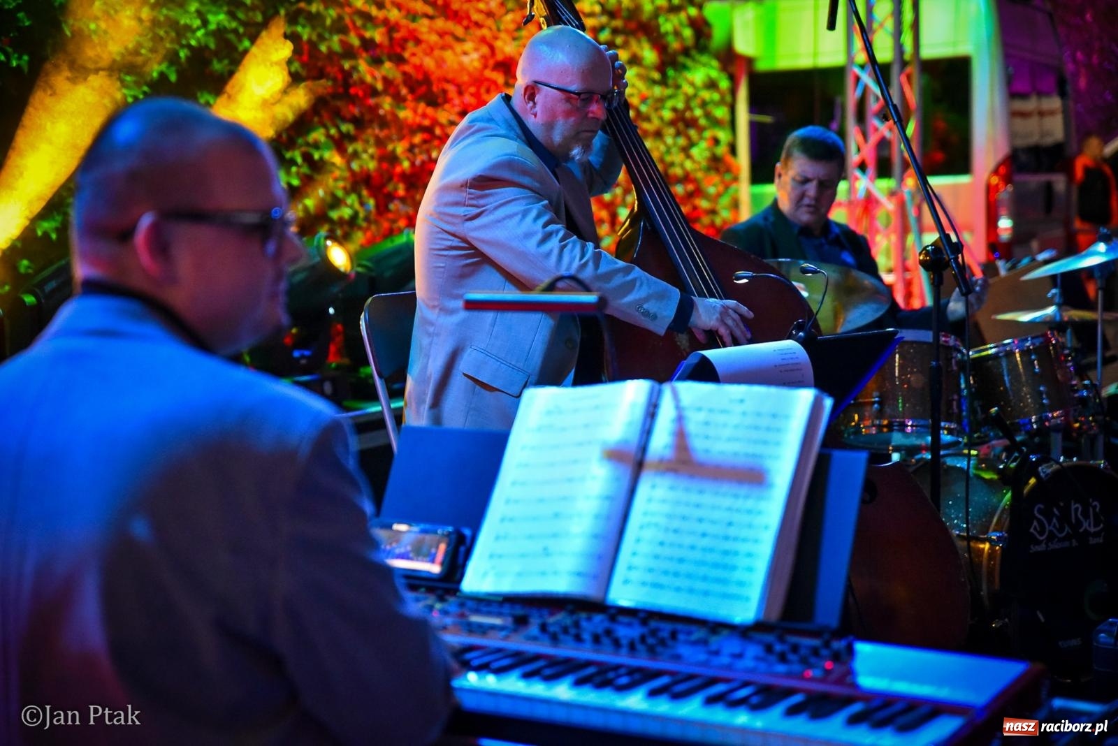 Zdjęcie w galerii na portalu naszraciborz.pl: Potańcówka na Ofce podczas Dni Raciborza 2026. Jazz, taniec i letnia atmosfera w sercu miasta wiadomości z regionu