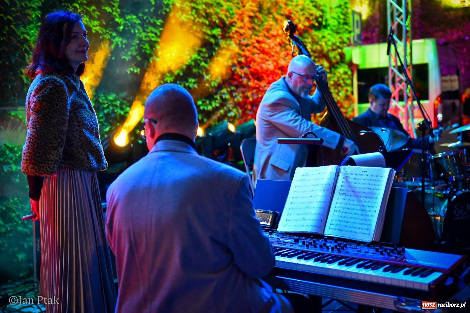 Zdjęcie w galerii na portalu naszraciborz.pl: Potańcówka na Ofce podczas Dni Raciborza 2026. Jazz, taniec i letnia atmosfera w sercu miasta wiadomości z regionu