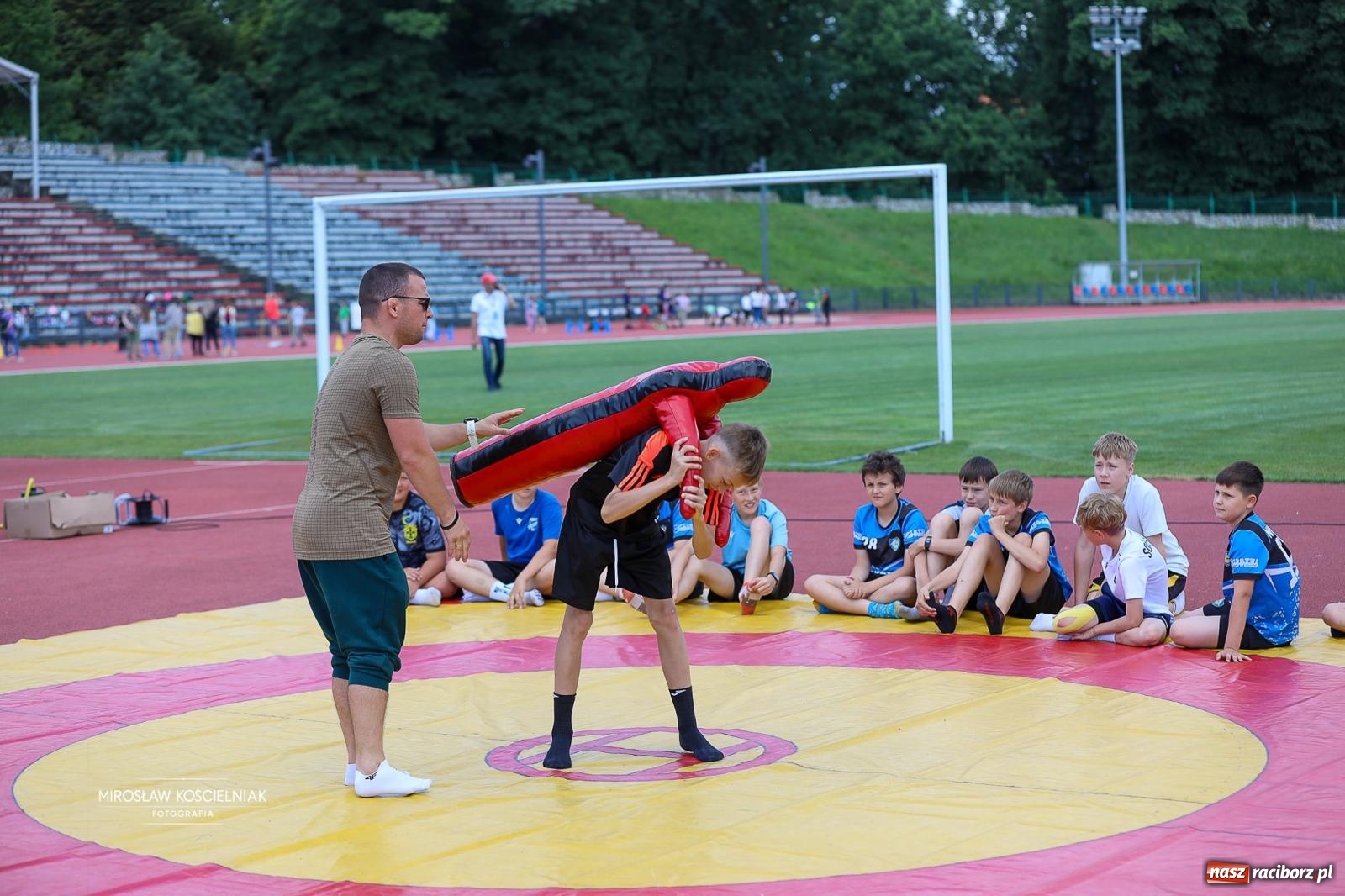 Zdjęcie w galerii na portalu naszraciborz.pl: Dni Raciborza 2026 rozpoczęte Dniem Sportu. Olimpijczycy spotkali się z dziećmi i młodzieżą wiadomości z regionu