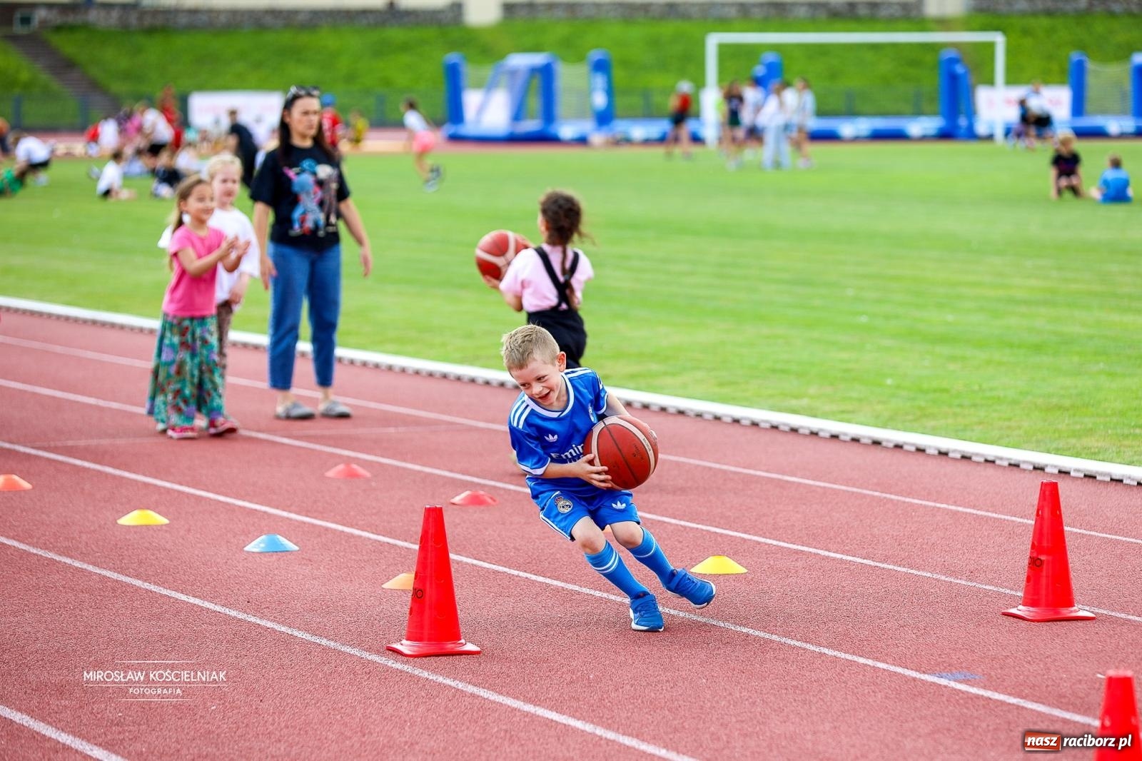 Zdjęcie w galerii na portalu naszraciborz.pl: Dni Raciborza 2026 rozpoczęte Dniem Sportu. Olimpijczycy spotkali się z dziećmi i młodzieżą wiadomości z regionu