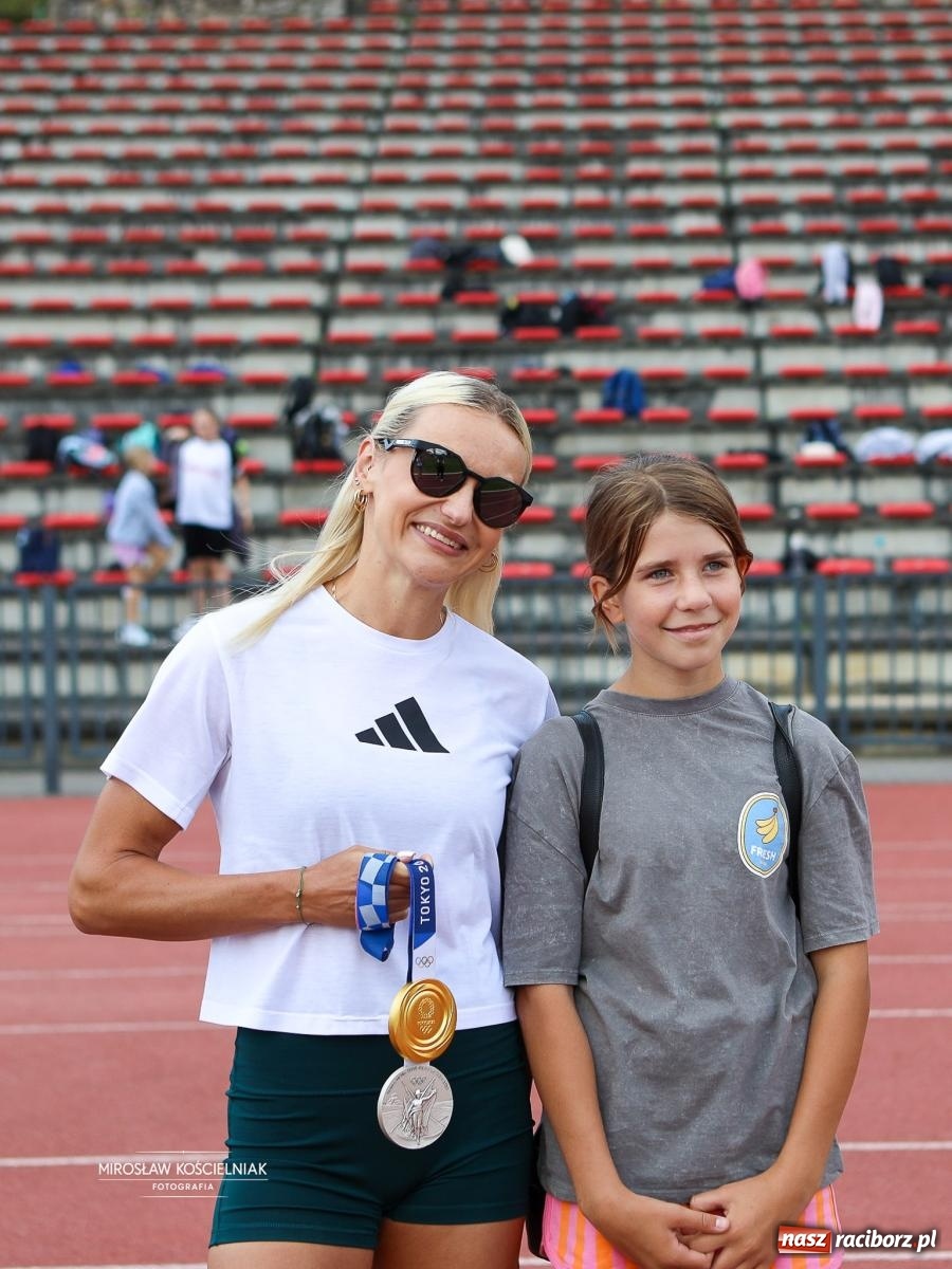 Zdjęcie w galerii na portalu naszraciborz.pl: Dni Raciborza 2026 rozpoczęte Dniem Sportu. Olimpijczycy spotkali się z dziećmi i młodzieżą wiadomości z regionu