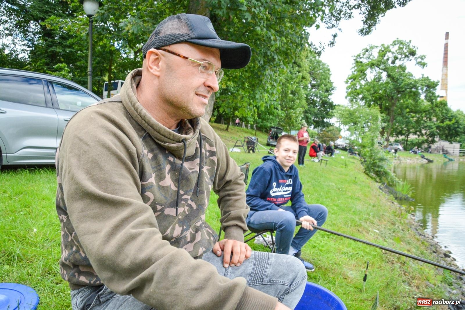 Zdjęcie w galerii na portalu naszraciborz.pl: Rodzinne wędkowanie w Krowiarkach. Puchar Wójta dla Patryka i Szymona Lepiorzów wiadomości z regionu