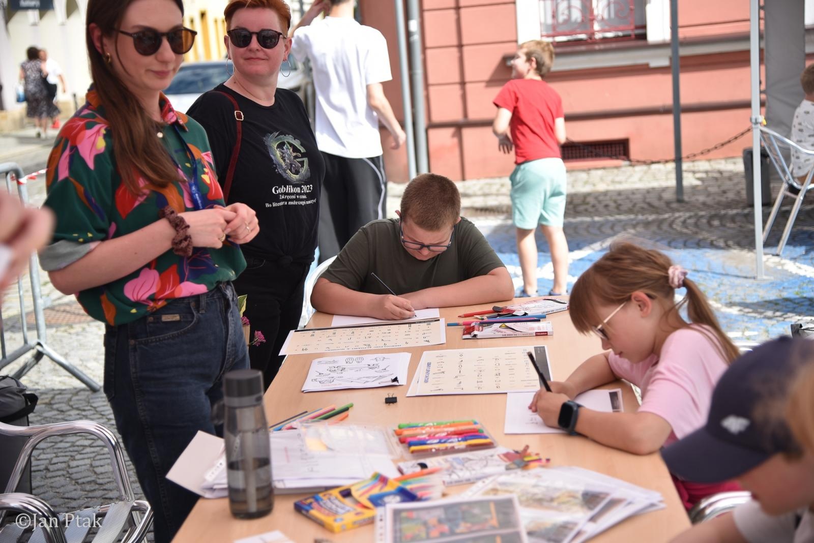 Zdjęcie w galerii na portalu naszraciborz.pl: Festiwal Dziecięcej Radości przyciągnął rodziny na plac Księżnej Ofki Piastówny wiadomości z regionu