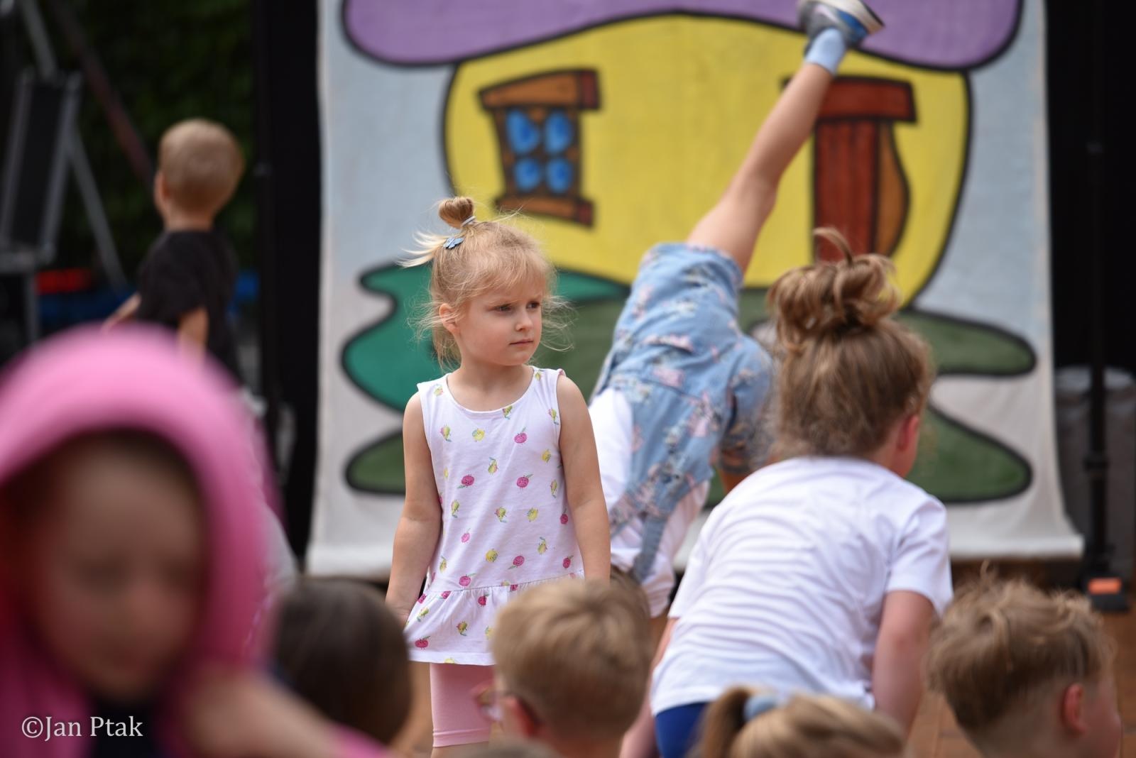 Zdjęcie w galerii na portalu naszraciborz.pl: Festiwal Dziecięcej Radości przyciągnął rodziny na plac Księżnej Ofki Piastówny wiadomości z regionu