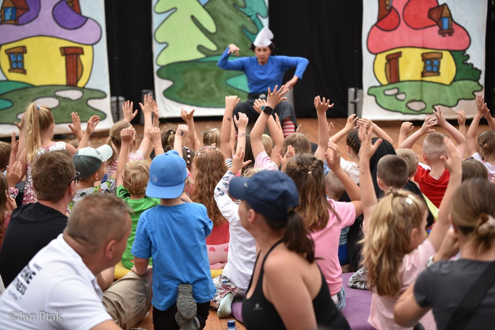 Zdjęcie w galerii na portalu naszraciborz.pl: Festiwal Dziecięcej Radości przyciągnął rodziny na plac Księżnej Ofki Piastówny wiadomości z regionu