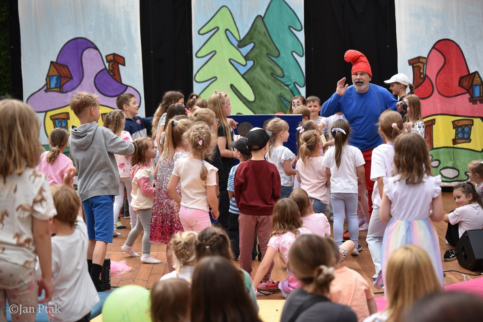 Zdjęcie w galerii na portalu naszraciborz.pl: Festiwal Dziecięcej Radości przyciągnął rodziny na plac Księżnej Ofki Piastówny wiadomości z regionu