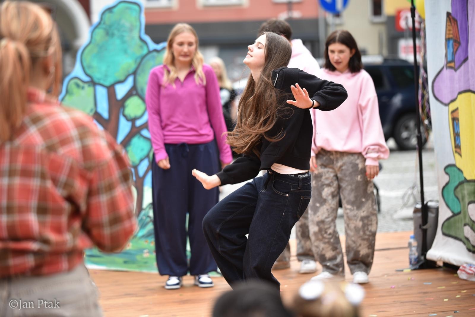Zdjęcie w galerii na portalu naszraciborz.pl: Festiwal Dziecięcej Radości przyciągnął rodziny na plac Księżnej Ofki Piastówny wiadomości z regionu