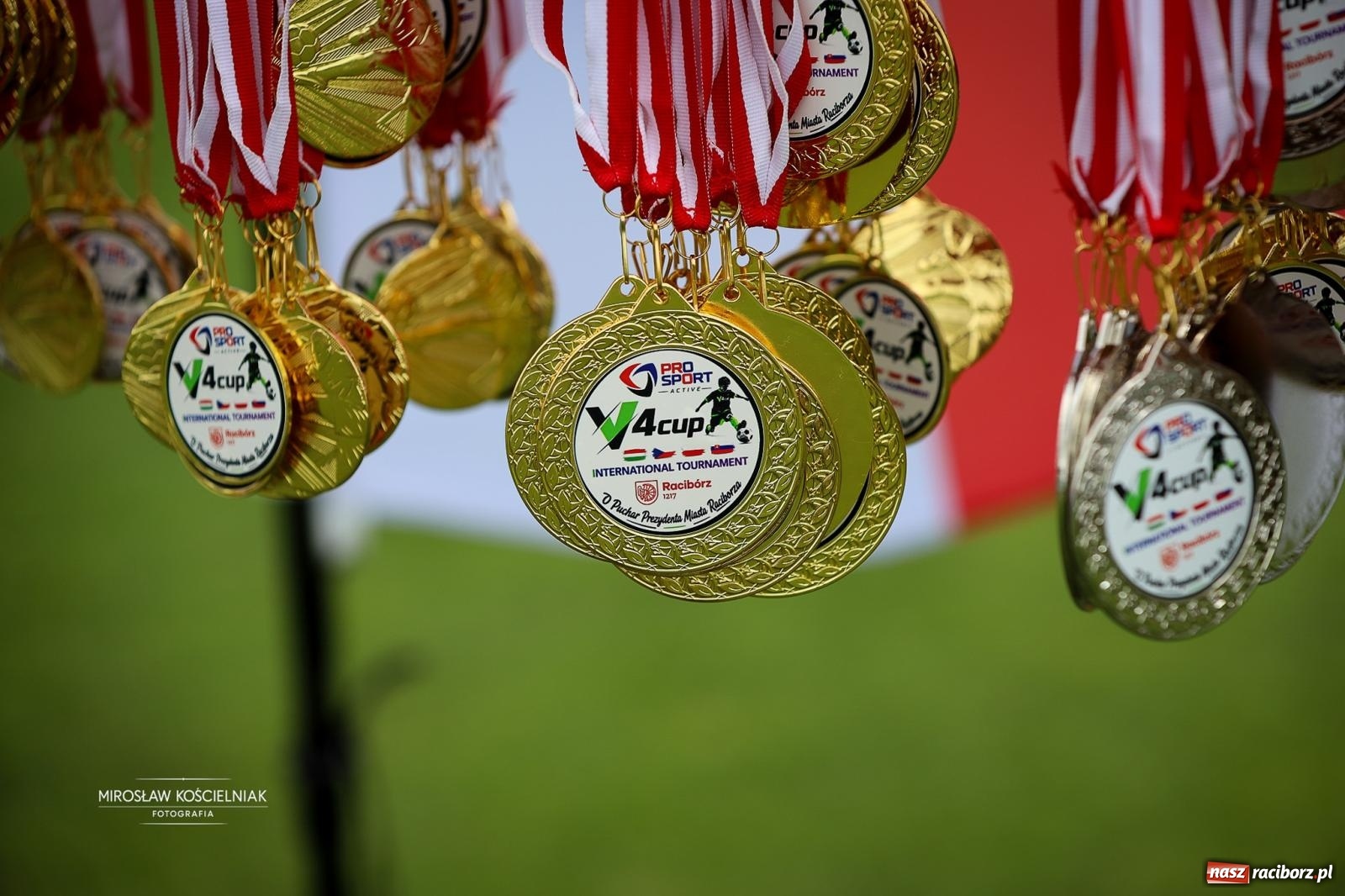 Zdjęcie w galerii na portalu naszraciborz.pl: Międzynarodowy Turniej Piłki Nożnej V4 Cup 2026 w Raciborzu – dwa dni rywalizacji młodych talentów wiadomości z regionu