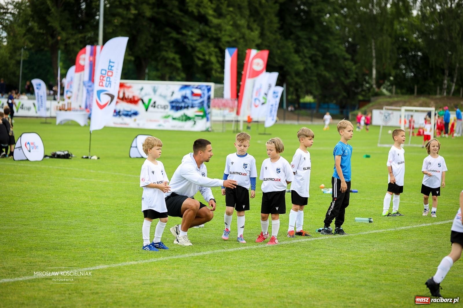 Zdjęcie w galerii na portalu naszraciborz.pl: Międzynarodowy Turniej Piłki Nożnej V4 Cup 2026 w Raciborzu – dwa dni rywalizacji młodych talentów wiadomości z regionu