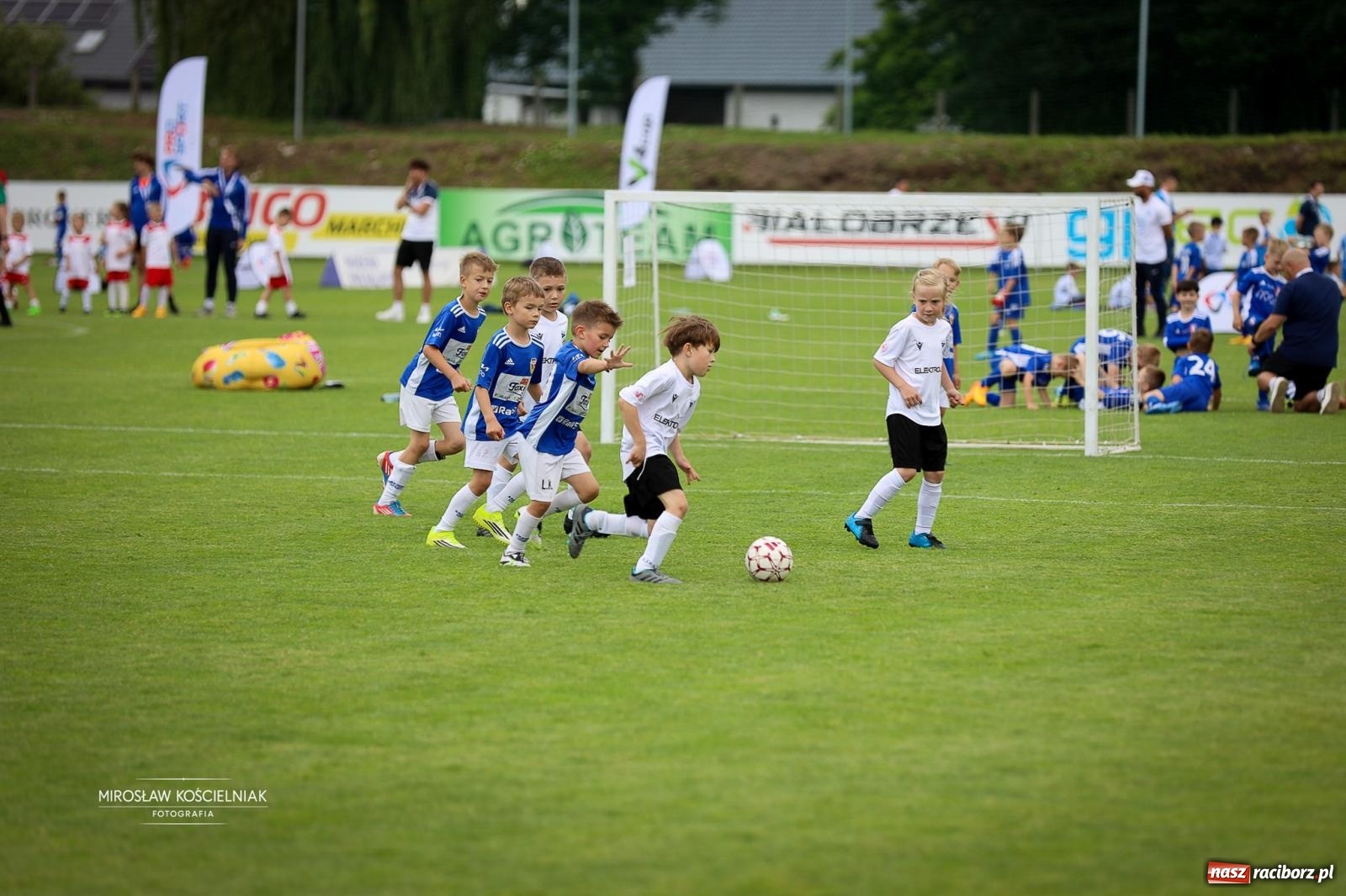 Zdjęcie w galerii na portalu naszraciborz.pl: Międzynarodowy Turniej Piłki Nożnej V4 Cup 2026 w Raciborzu – dwa dni rywalizacji młodych talentów wiadomości z regionu
