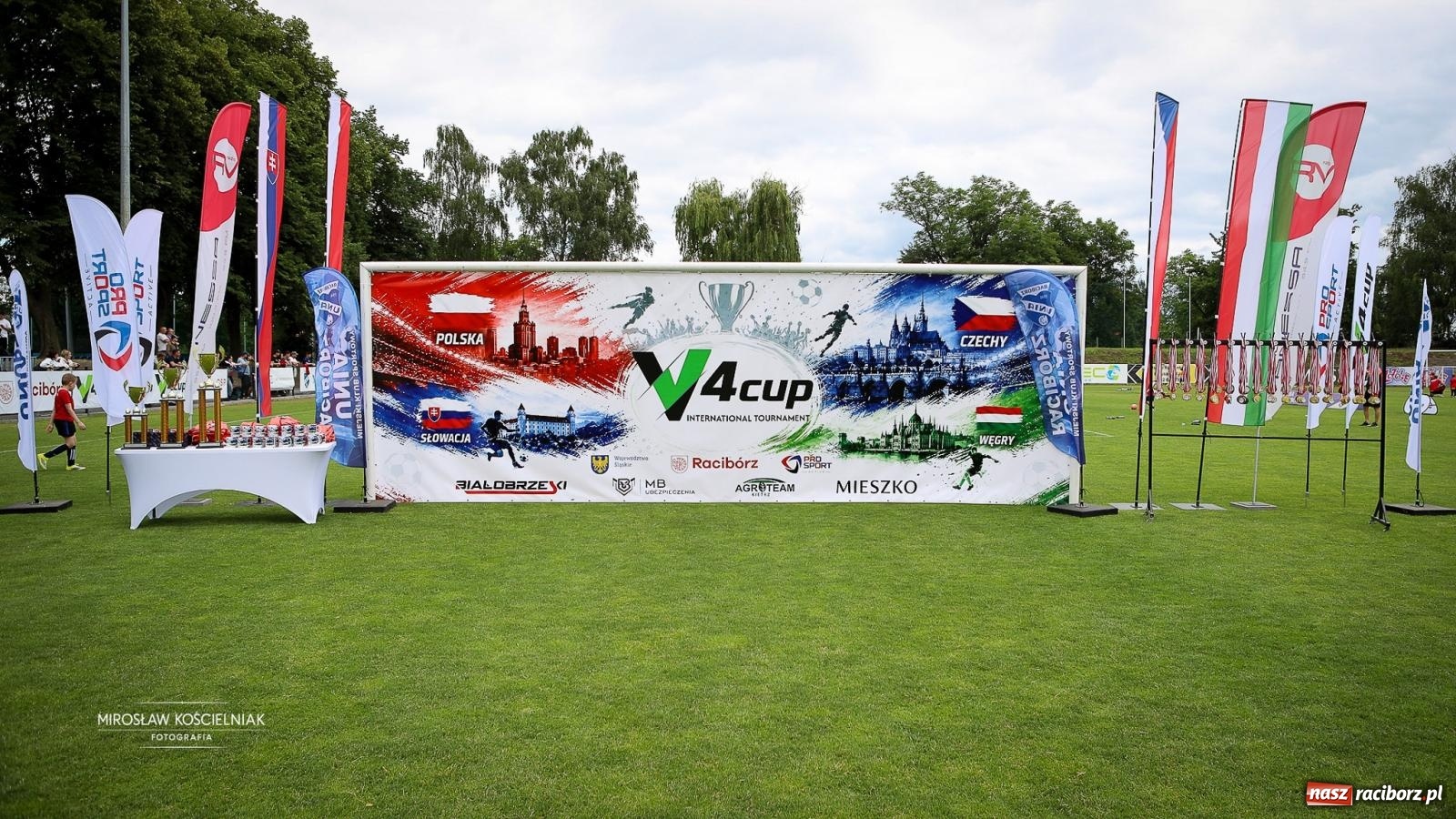 Zdjęcie w galerii na portalu naszraciborz.pl: Międzynarodowy Turniej Piłki Nożnej V4 Cup 2026 w Raciborzu – dwa dni rywalizacji młodych talentów wiadomości z regionu