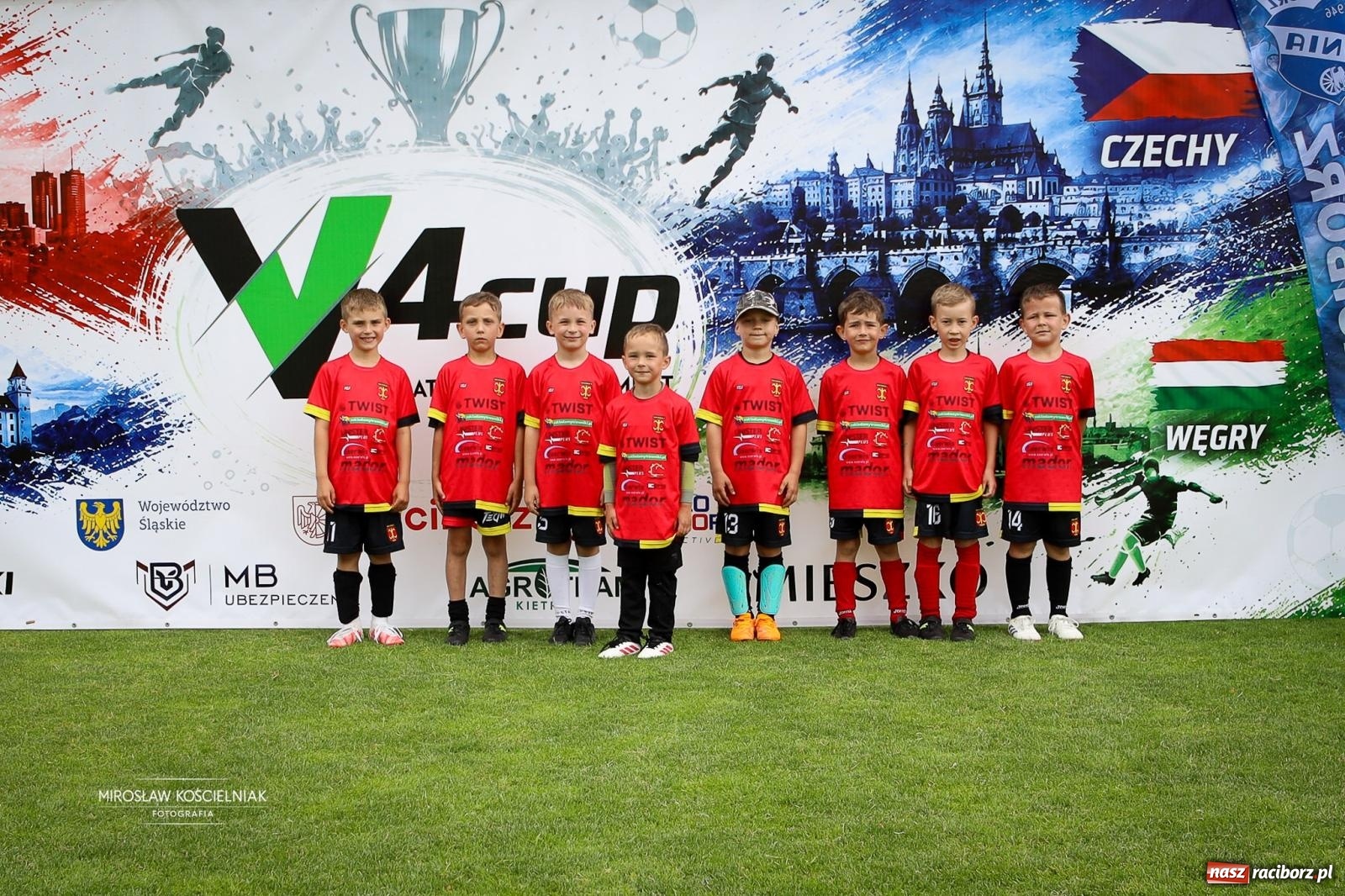 Zdjęcie w galerii na portalu naszraciborz.pl: Międzynarodowy Turniej Piłki Nożnej V4 Cup 2026 w Raciborzu – dwa dni rywalizacji młodych talentów wiadomości z regionu