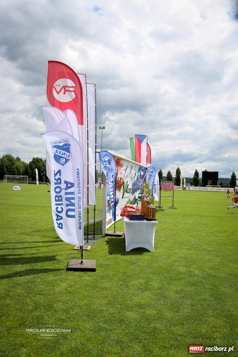 Zdjęcie w galerii na portalu naszraciborz.pl: Międzynarodowy Turniej Piłki Nożnej V4 Cup 2026 w Raciborzu – dwa dni rywalizacji młodych talentów wiadomości z regionu
