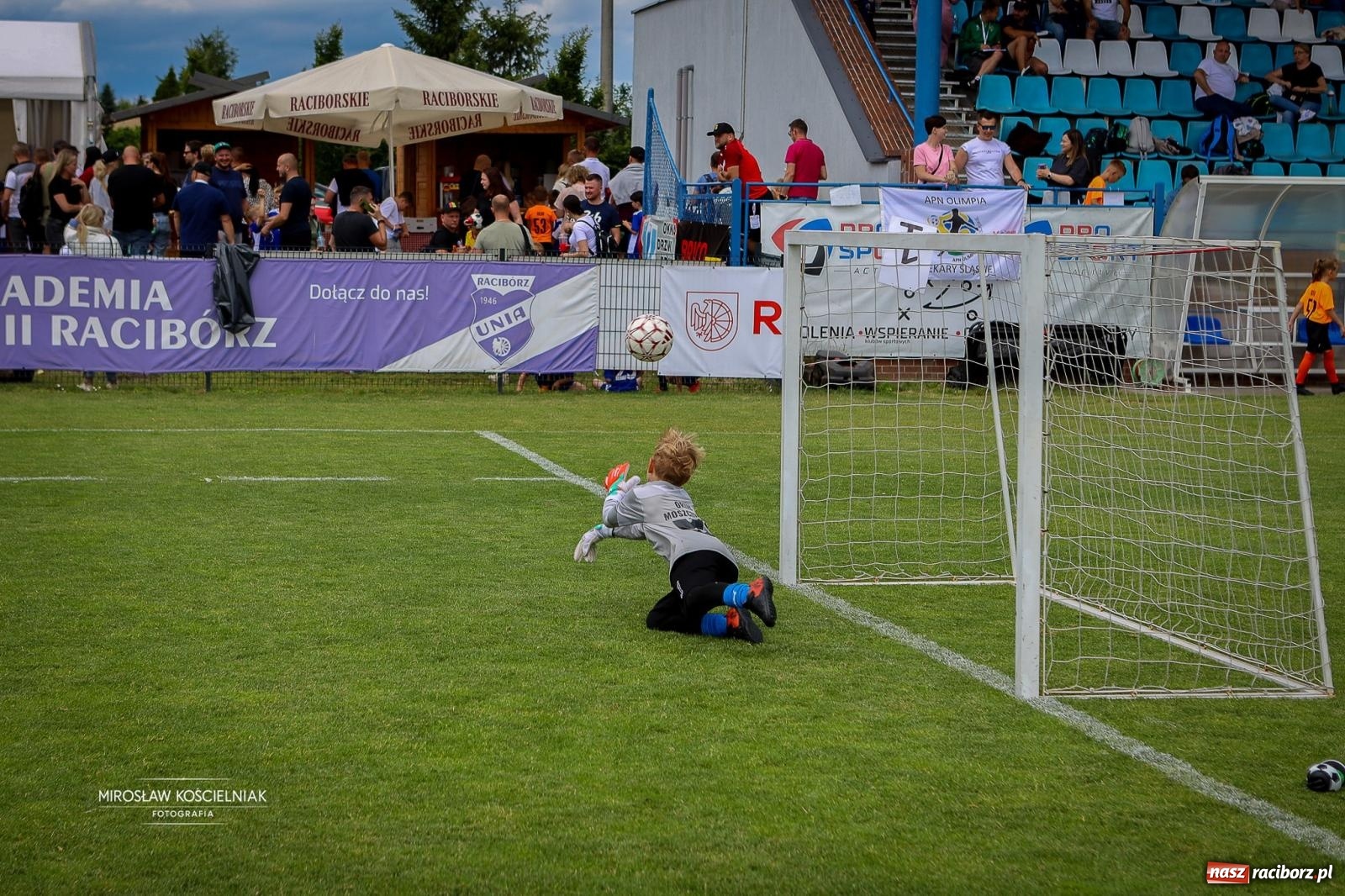 Zdjęcie w galerii na portalu naszraciborz.pl: Międzynarodowy Turniej Piłki Nożnej V4 Cup 2026 w Raciborzu – dwa dni rywalizacji młodych talentów wiadomości z regionu