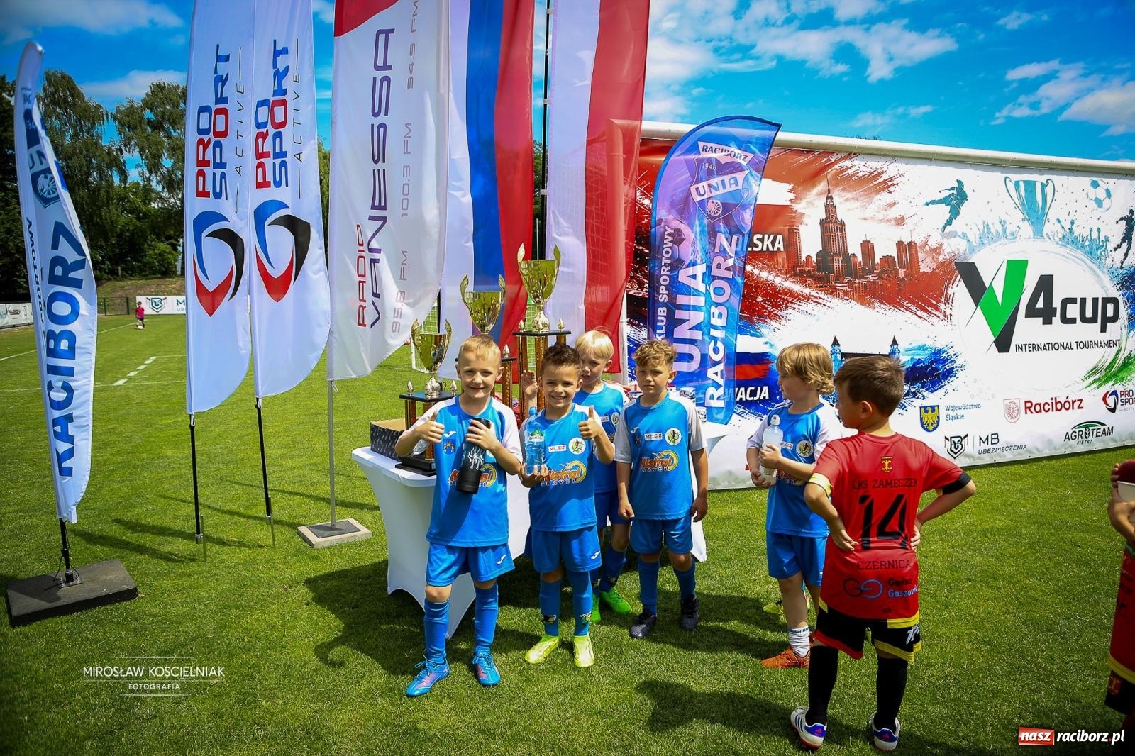 Zdjęcie w galerii na portalu naszraciborz.pl: Międzynarodowy Turniej Piłki Nożnej V4 Cup 2026 w Raciborzu – dwa dni rywalizacji młodych talentów wiadomości z regionu