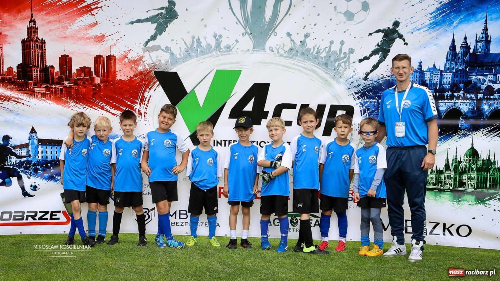 Zdjęcie w galerii na portalu naszraciborz.pl: Międzynarodowy Turniej Piłki Nożnej V4 Cup 2026 w Raciborzu – dwa dni rywalizacji młodych talentów wiadomości z regionu