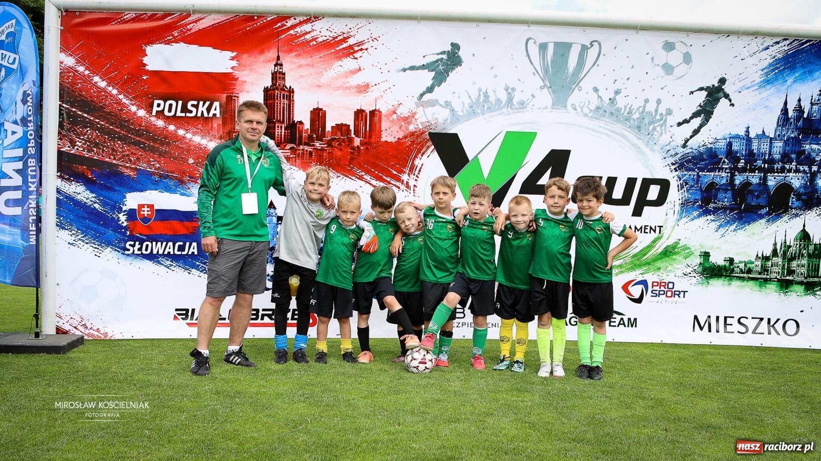 Zdjęcie w galerii na portalu naszraciborz.pl: Międzynarodowy Turniej Piłki Nożnej V4 Cup 2026 w Raciborzu – dwa dni rywalizacji młodych talentów wiadomości z regionu