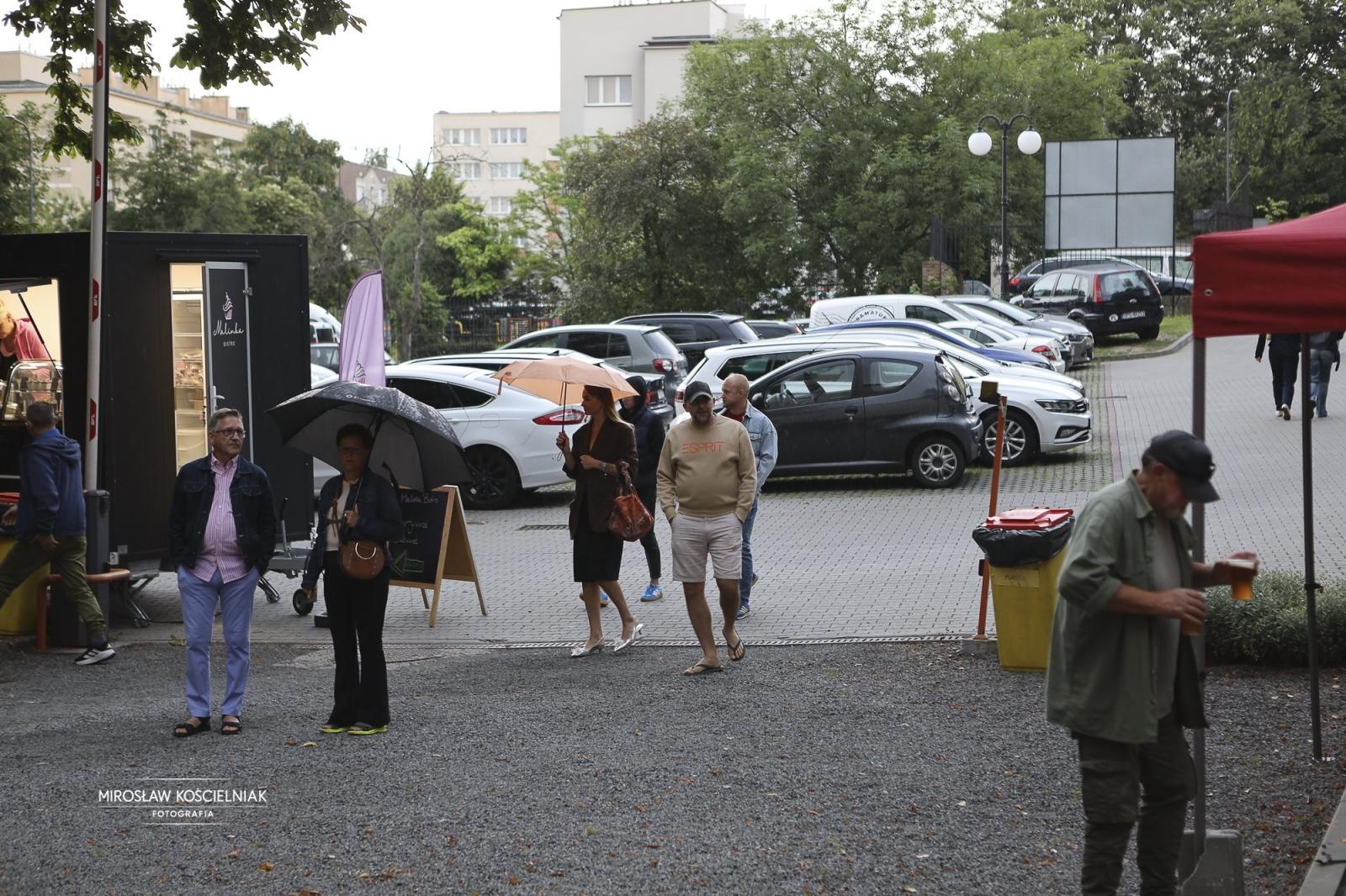 Zdjęcie w galerii na portalu naszraciborz.pl: Labirynt jak za dawnych lat – dyskoteka w stylu lat 80. i 90. z DJ Romkiem wiadomości z regionu