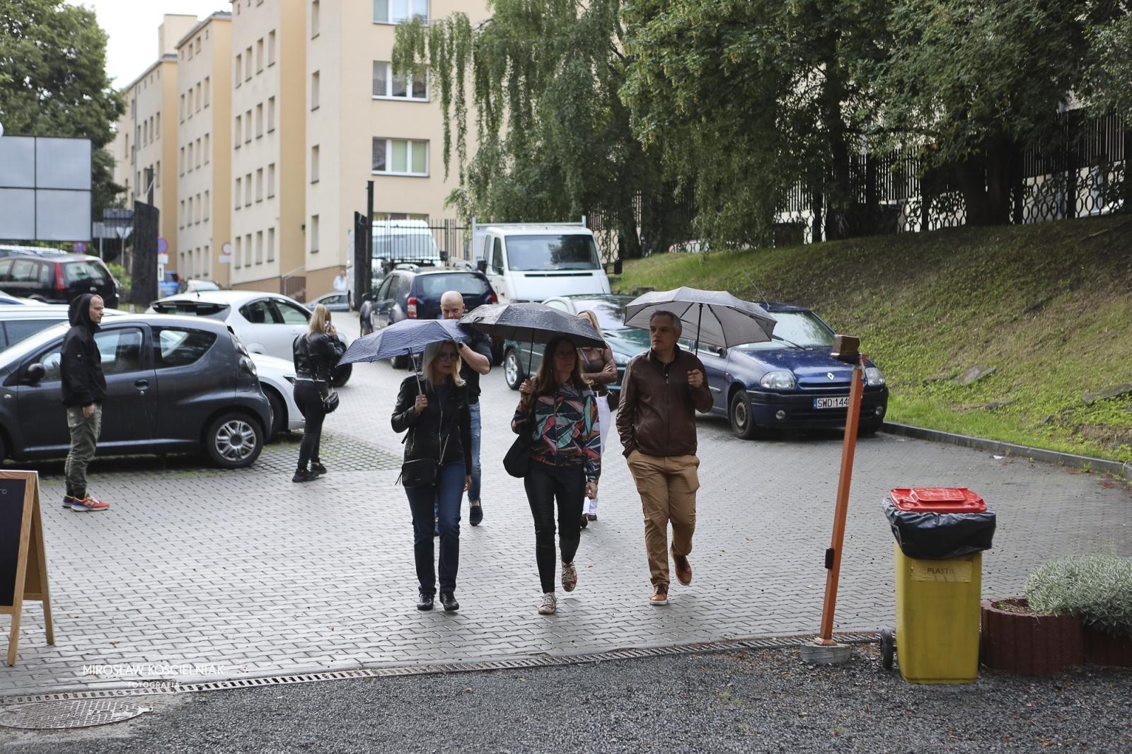 Zdjęcie w galerii na portalu naszraciborz.pl: Labirynt jak za dawnych lat – dyskoteka w stylu lat 80. i 90. z DJ Romkiem wiadomości z regionu
