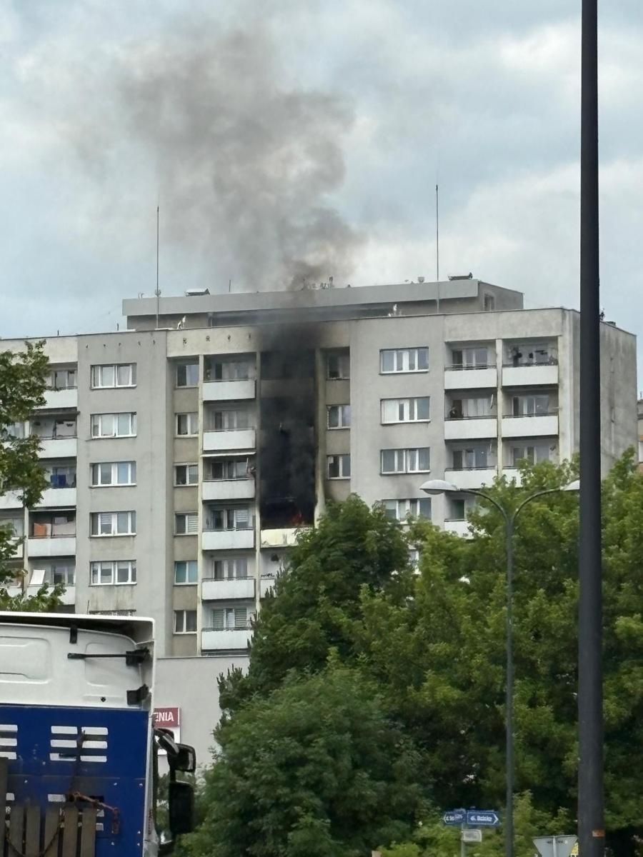 Zdjęcie w galerii na portalu naszraciborz.pl: Pożar mieszkania przy ul. Katowickiej w Raciborzu [FOTO i WIDEO] wiadomości z regionu