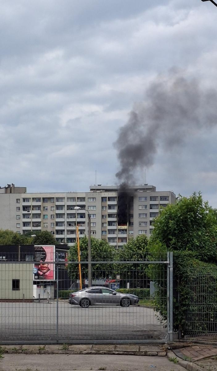 Zdjęcie w galerii na portalu naszraciborz.pl: Pożar mieszkania przy ul. Katowickiej w Raciborzu [FOTO i WIDEO] wiadomości z regionu