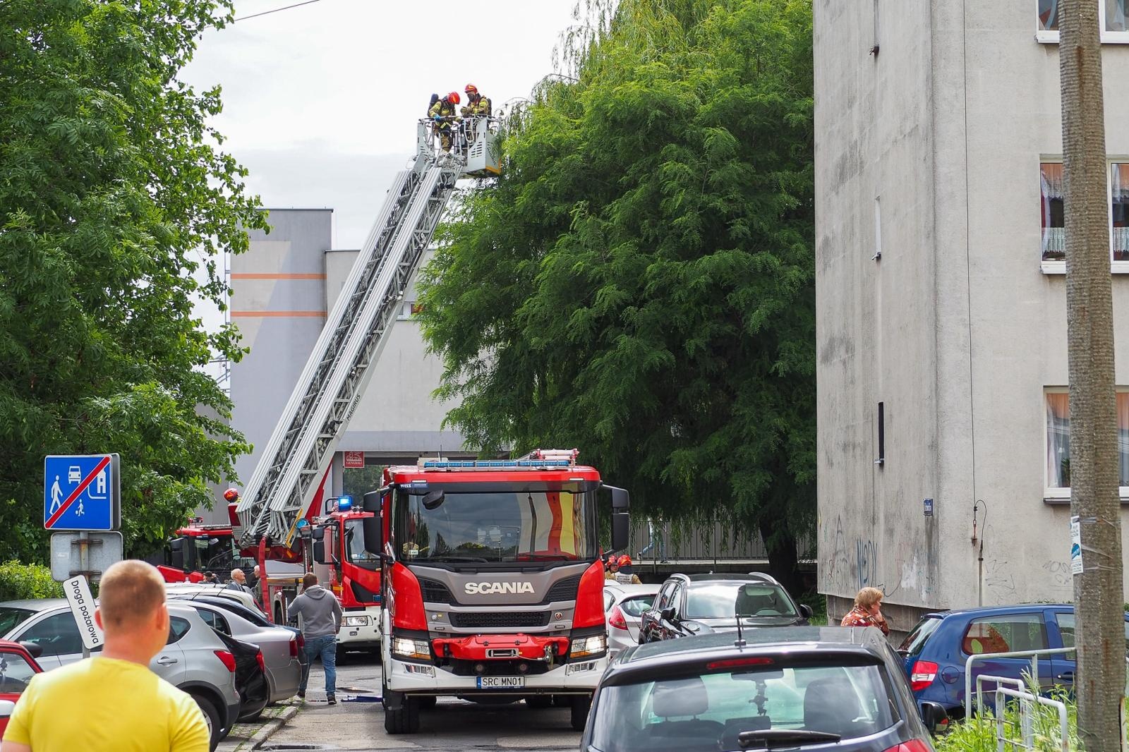 Zdjęcie w galerii na portalu naszraciborz.pl: Pożar mieszkania przy ul. Katowickiej w Raciborzu [FOTO i WIDEO] wiadomości z regionu