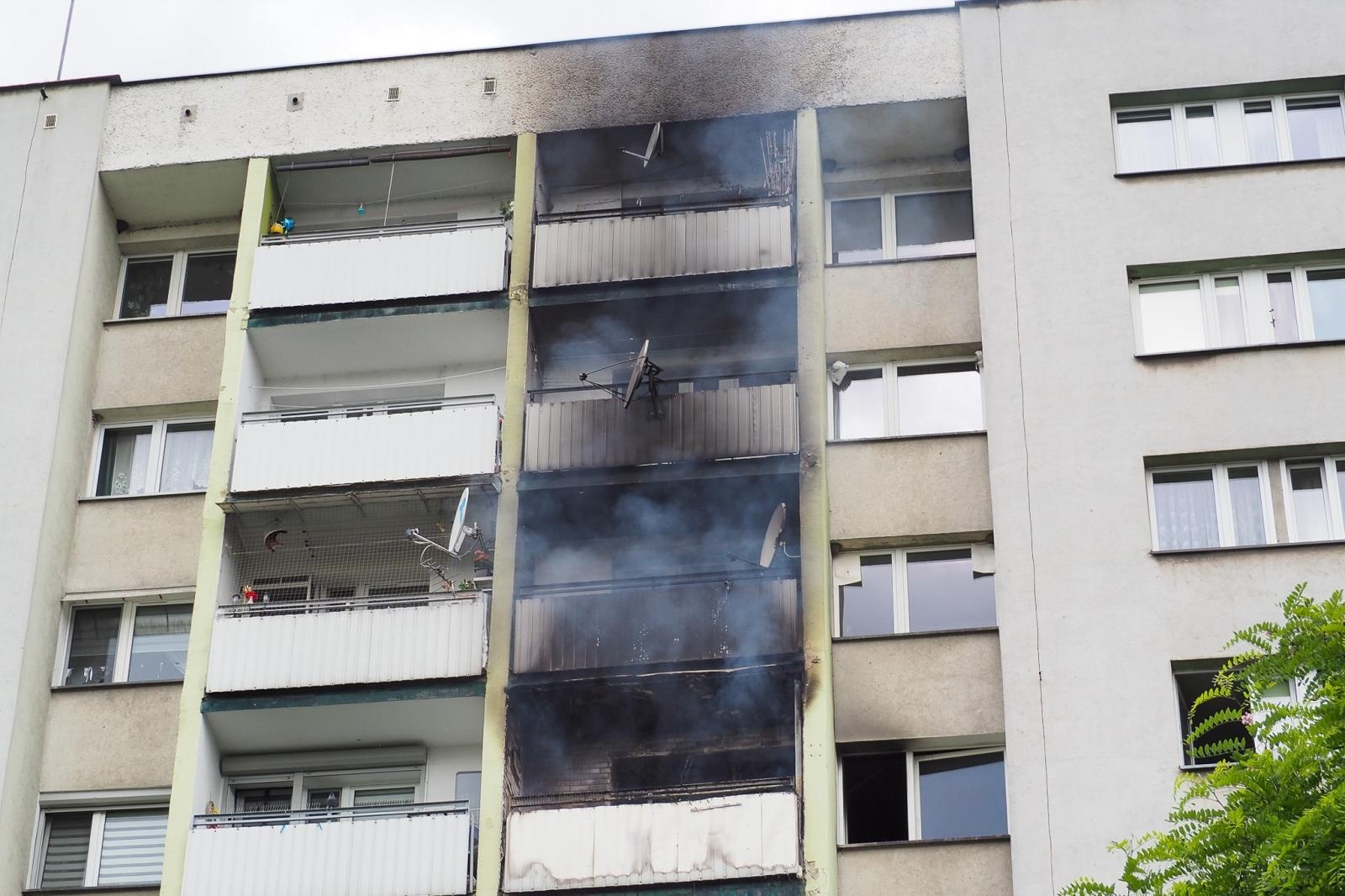 Zdjęcie w galerii na portalu naszraciborz.pl: Pożar mieszkania przy ul. Katowickiej w Raciborzu [FOTO i WIDEO] wiadomości z regionu