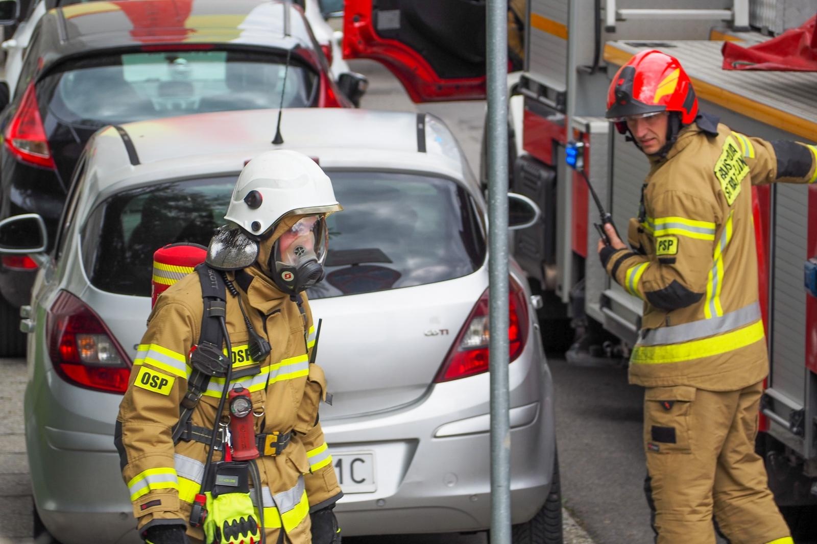 Zdjęcie w galerii na portalu naszraciborz.pl: Pożar mieszkania przy ul. Katowickiej w Raciborzu [FOTO i WIDEO] wiadomości z regionu