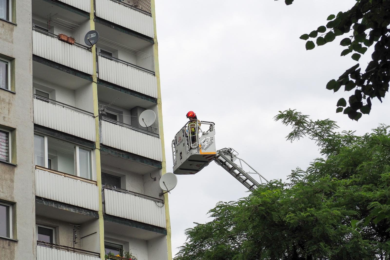 Zdjęcie w galerii na portalu naszraciborz.pl: Pożar mieszkania przy ul. Katowickiej w Raciborzu [FOTO i WIDEO] wiadomości z regionu