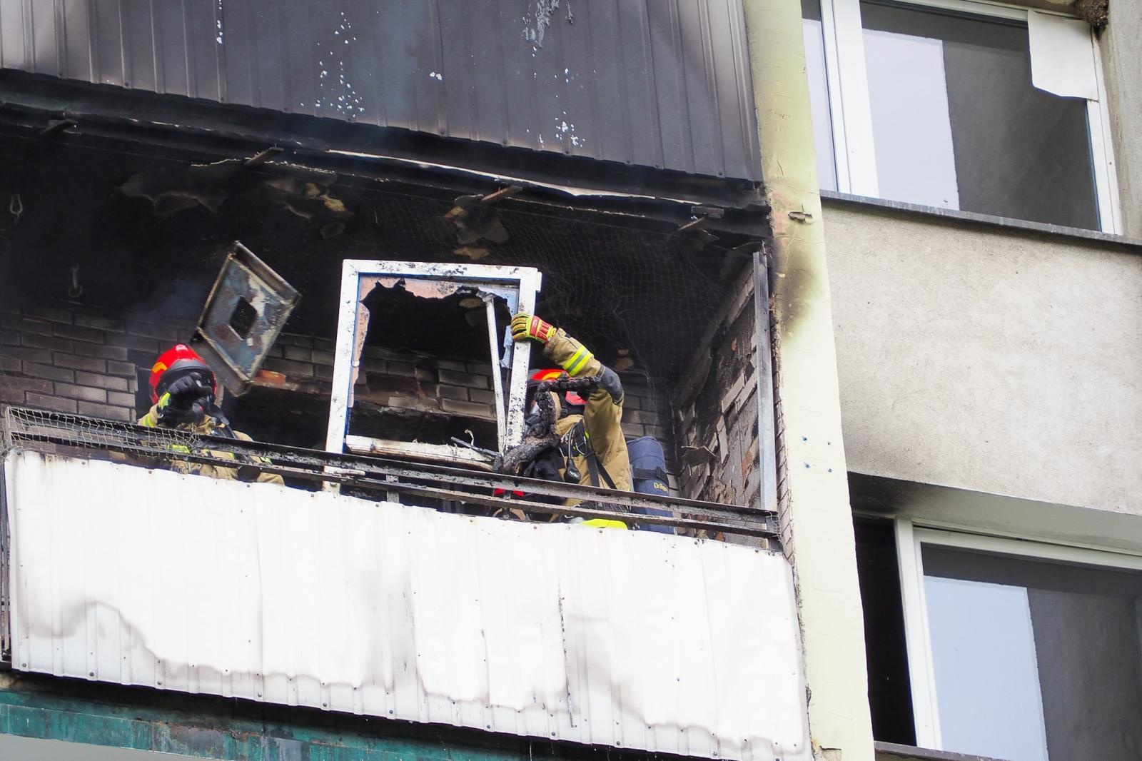 Zdjęcie w galerii na portalu naszraciborz.pl: Pożar mieszkania przy ul. Katowickiej w Raciborzu [FOTO i WIDEO] wiadomości z regionu
