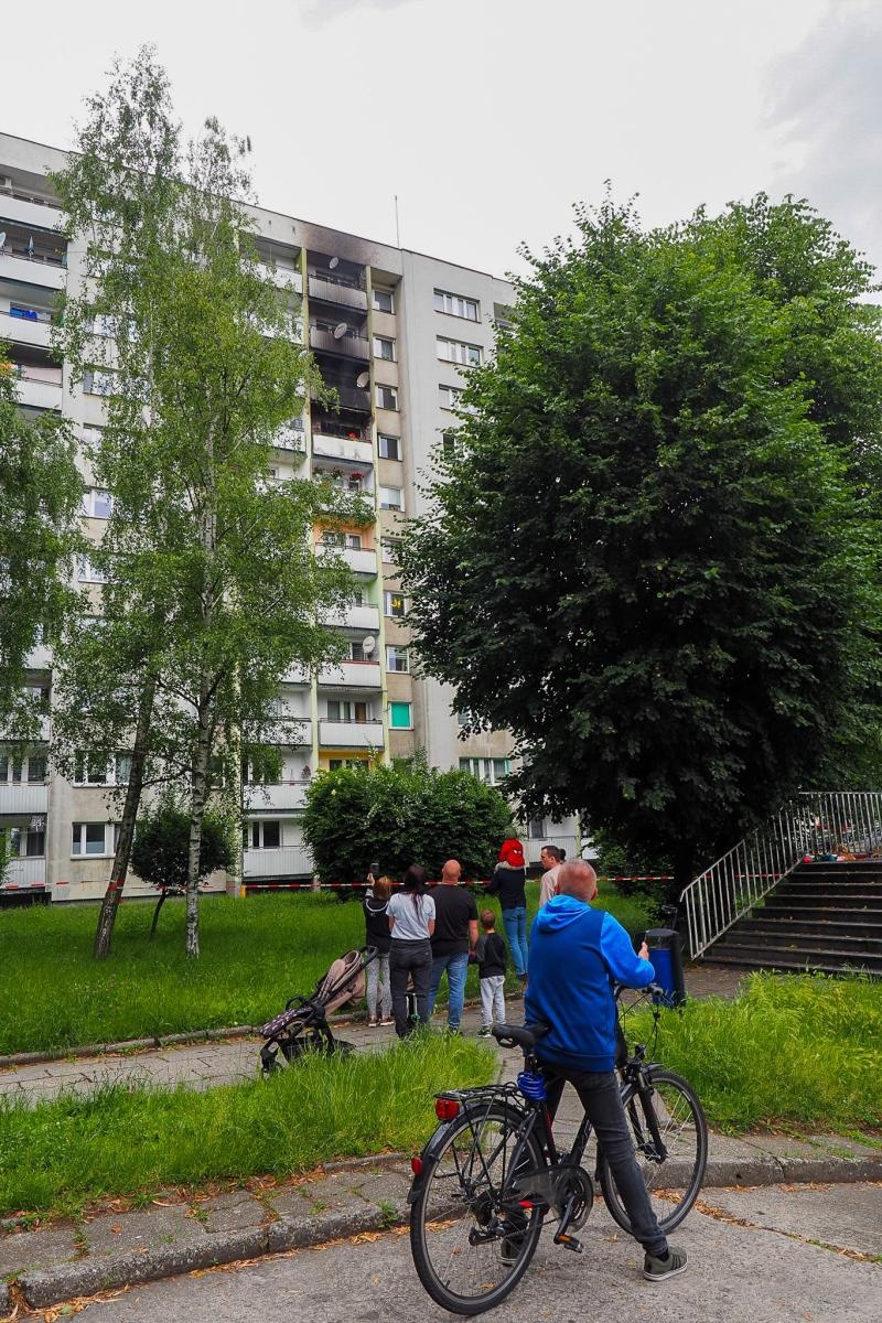 Zdjęcie w galerii na portalu naszraciborz.pl: Pożar mieszkania przy ul. Katowickiej w Raciborzu [FOTO i WIDEO] wiadomości z regionu