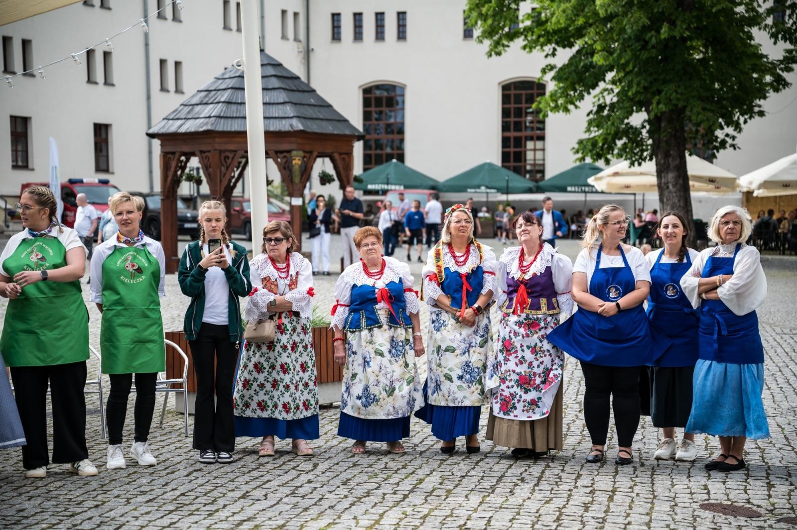 Zdjęcie w galerii na portalu naszraciborz.pl: Rudnickie Jabłonki najlepsze! Zwyciężyły w konkursie Polska smakuje na Zamku Piastowskim wiadomości z regionu
