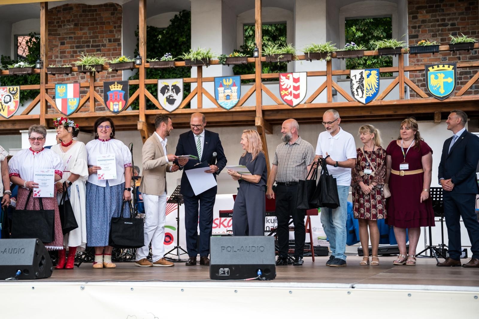 Zdjęcie w galerii na portalu naszraciborz.pl: Rudnickie Jabłonki najlepsze! Zwyciężyły w konkursie Polska smakuje na Zamku Piastowskim wiadomości z regionu