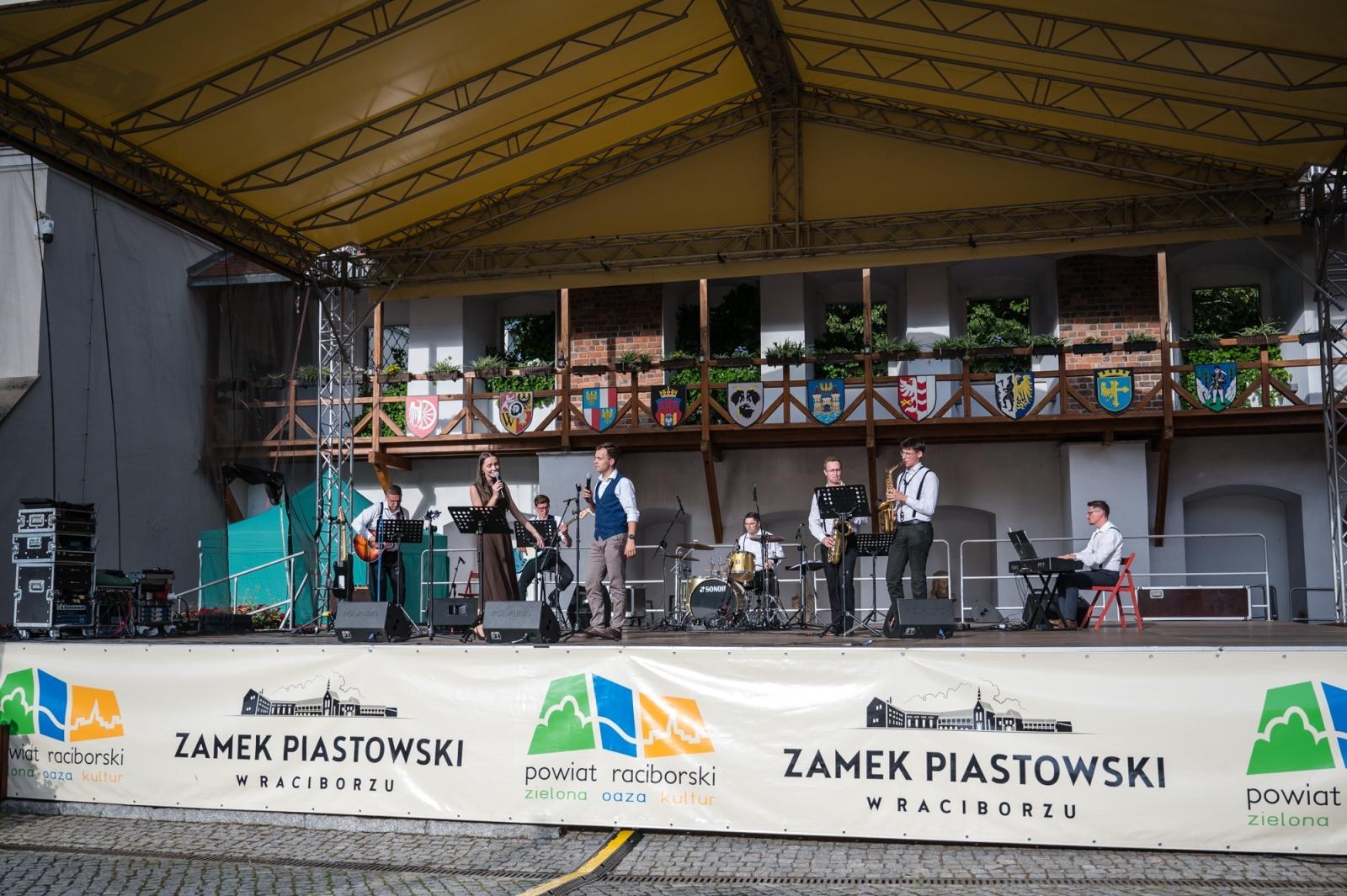 Zdjęcie w galerii na portalu naszraciborz.pl: Rudnickie Jabłonki najlepsze! Zwyciężyły w konkursie Polska smakuje na Zamku Piastowskim wiadomości z regionu