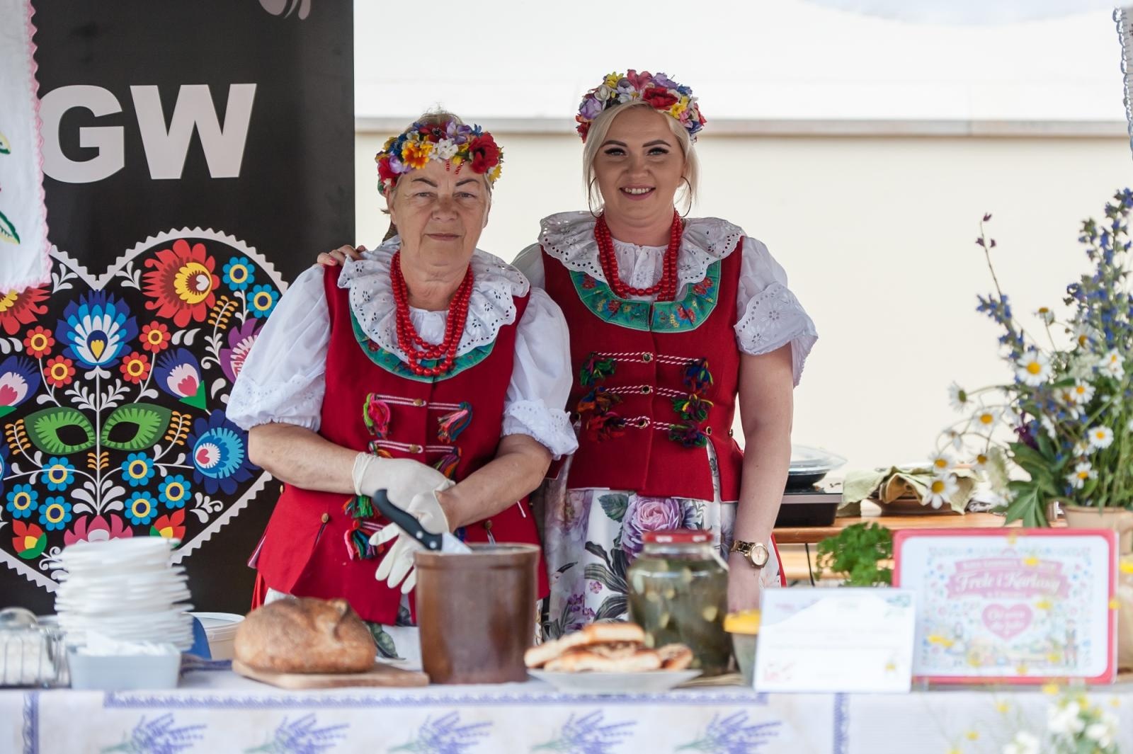Zdjęcie w galerii na portalu naszraciborz.pl: Rudnickie Jabłonki najlepsze! Zwyciężyły w konkursie Polska smakuje na Zamku Piastowskim wiadomości z regionu