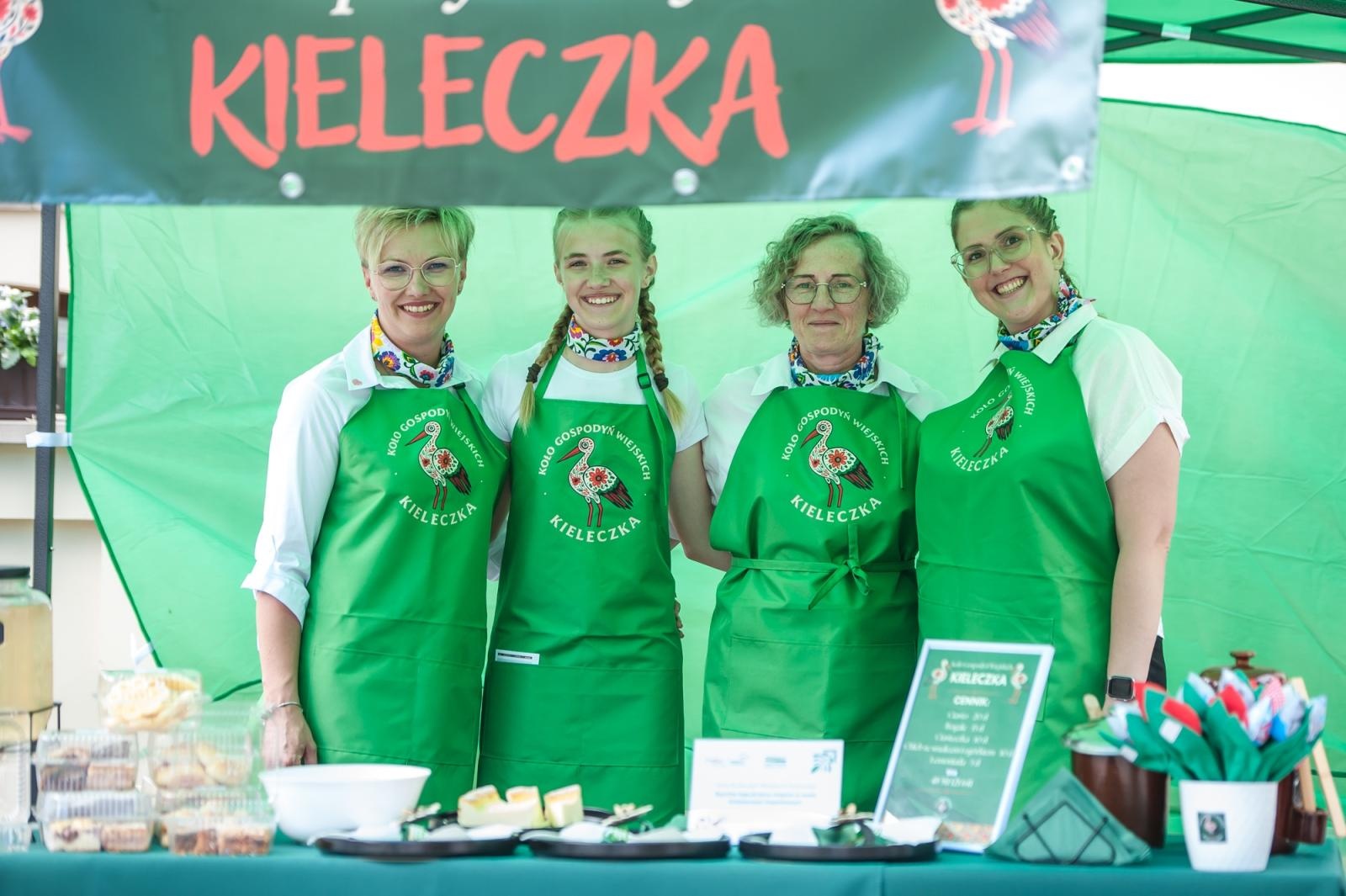 Zdjęcie w galerii na portalu naszraciborz.pl: Rudnickie Jabłonki najlepsze! Zwyciężyły w konkursie Polska smakuje na Zamku Piastowskim wiadomości z regionu