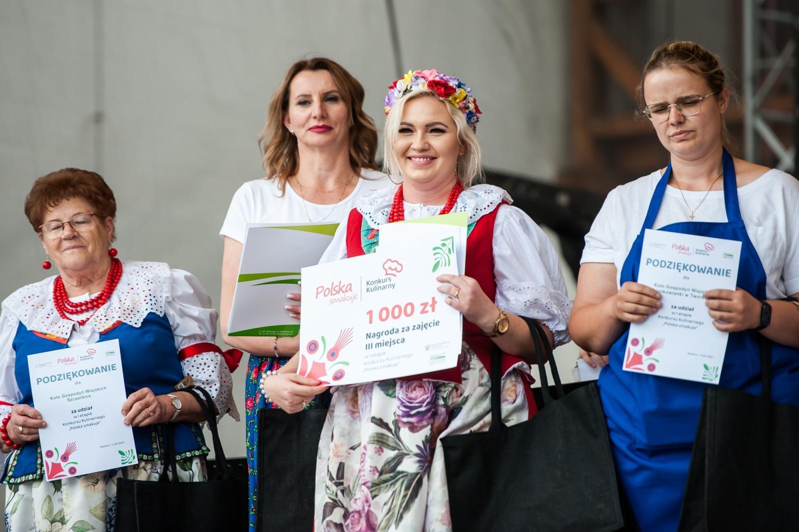 Zdjęcie w galerii na portalu naszraciborz.pl: Rudnickie Jabłonki najlepsze! Zwyciężyły w konkursie Polska smakuje na Zamku Piastowskim wiadomości z regionu