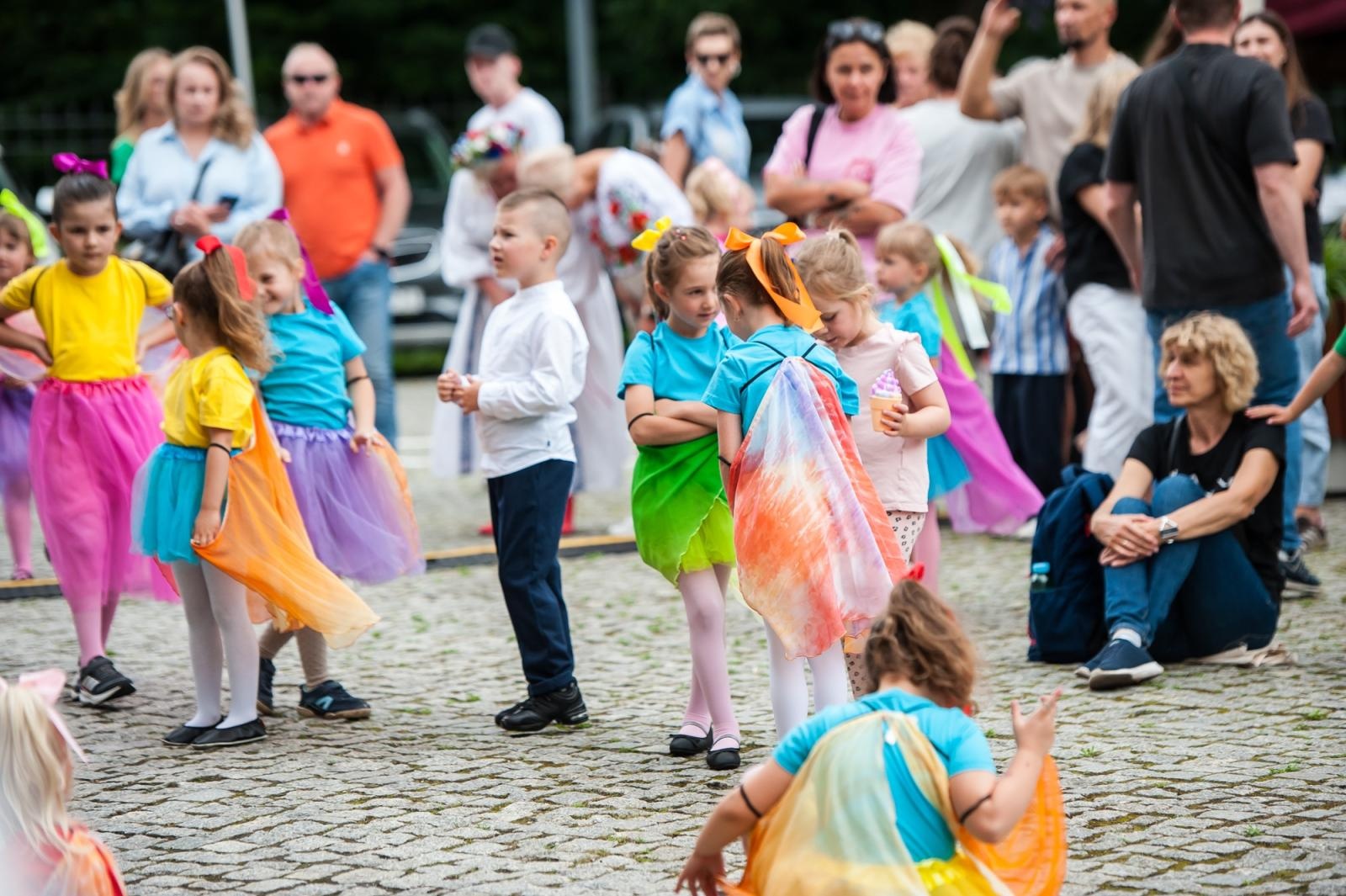 Zdjęcie w galerii na portalu naszraciborz.pl: Młode talenty na scenie Zamku Piastowskiego. Występy wychowanków Powiatowego Domu Kultury wiadomości z regionu