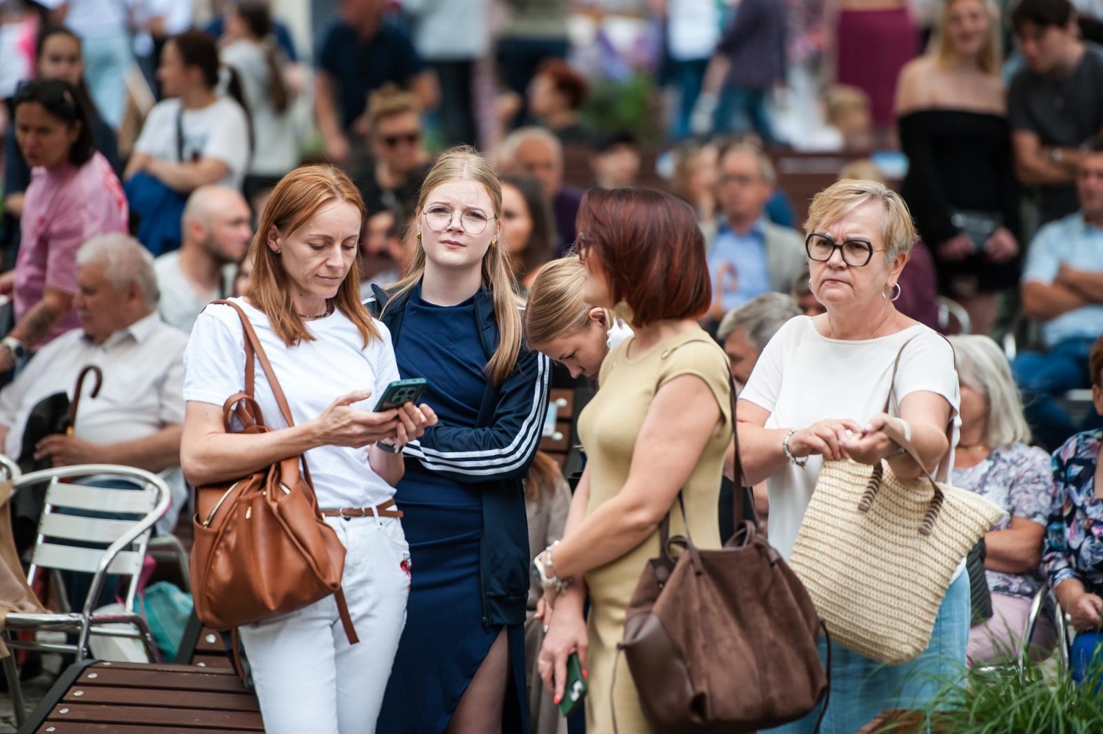 Zdjęcie w galerii na portalu naszraciborz.pl: Młode talenty na scenie Zamku Piastowskiego. Występy wychowanków Powiatowego Domu Kultury wiadomości z regionu