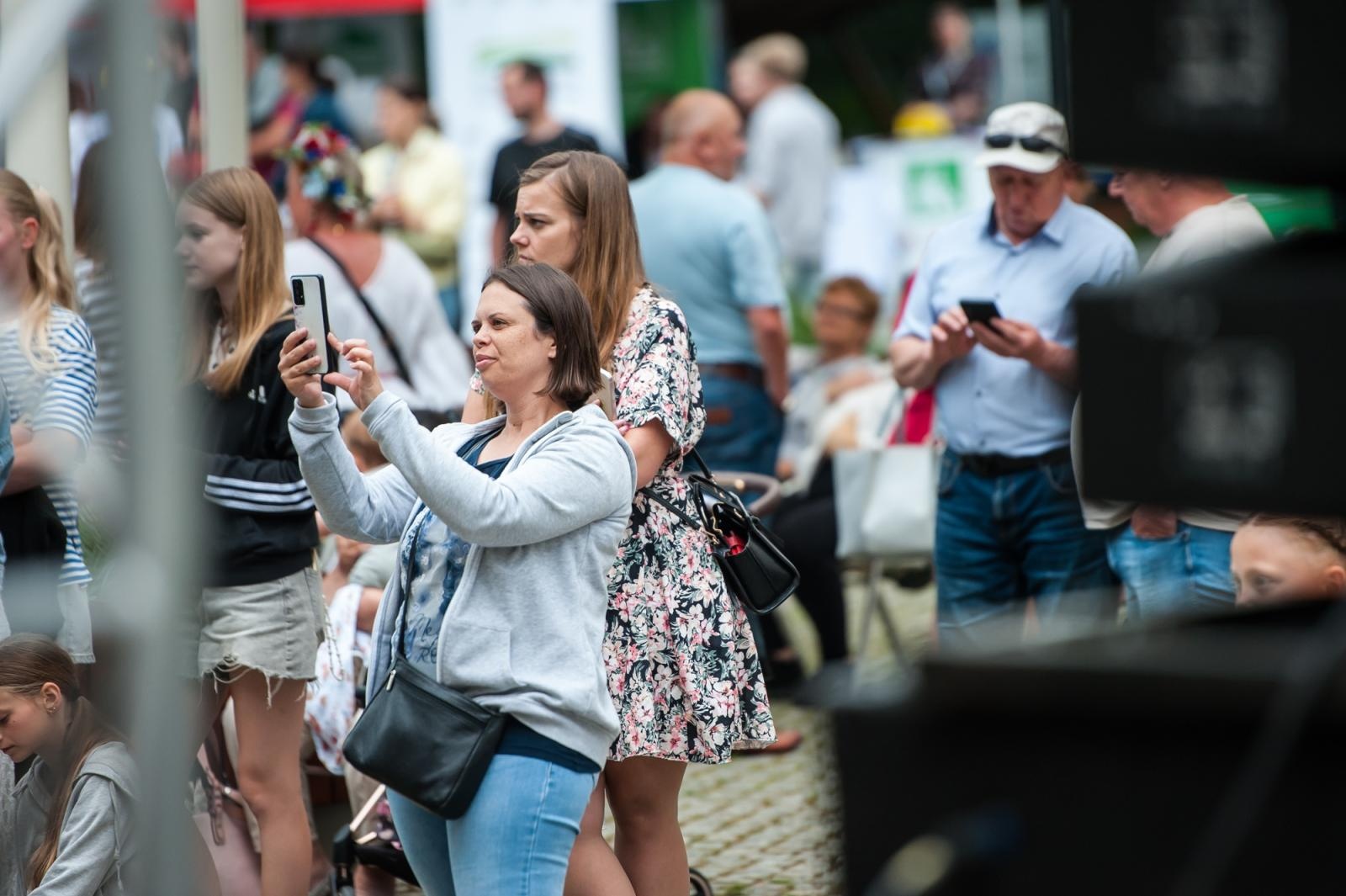 Zdjęcie w galerii na portalu naszraciborz.pl: Młode talenty na scenie Zamku Piastowskiego. Występy wychowanków Powiatowego Domu Kultury wiadomości z regionu