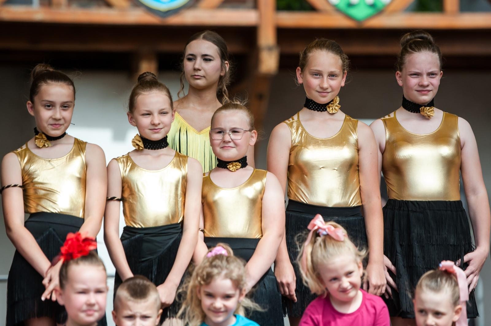 Zdjęcie w galerii na portalu naszraciborz.pl: Młode talenty na scenie Zamku Piastowskiego. Występy wychowanków Powiatowego Domu Kultury wiadomości z regionu
