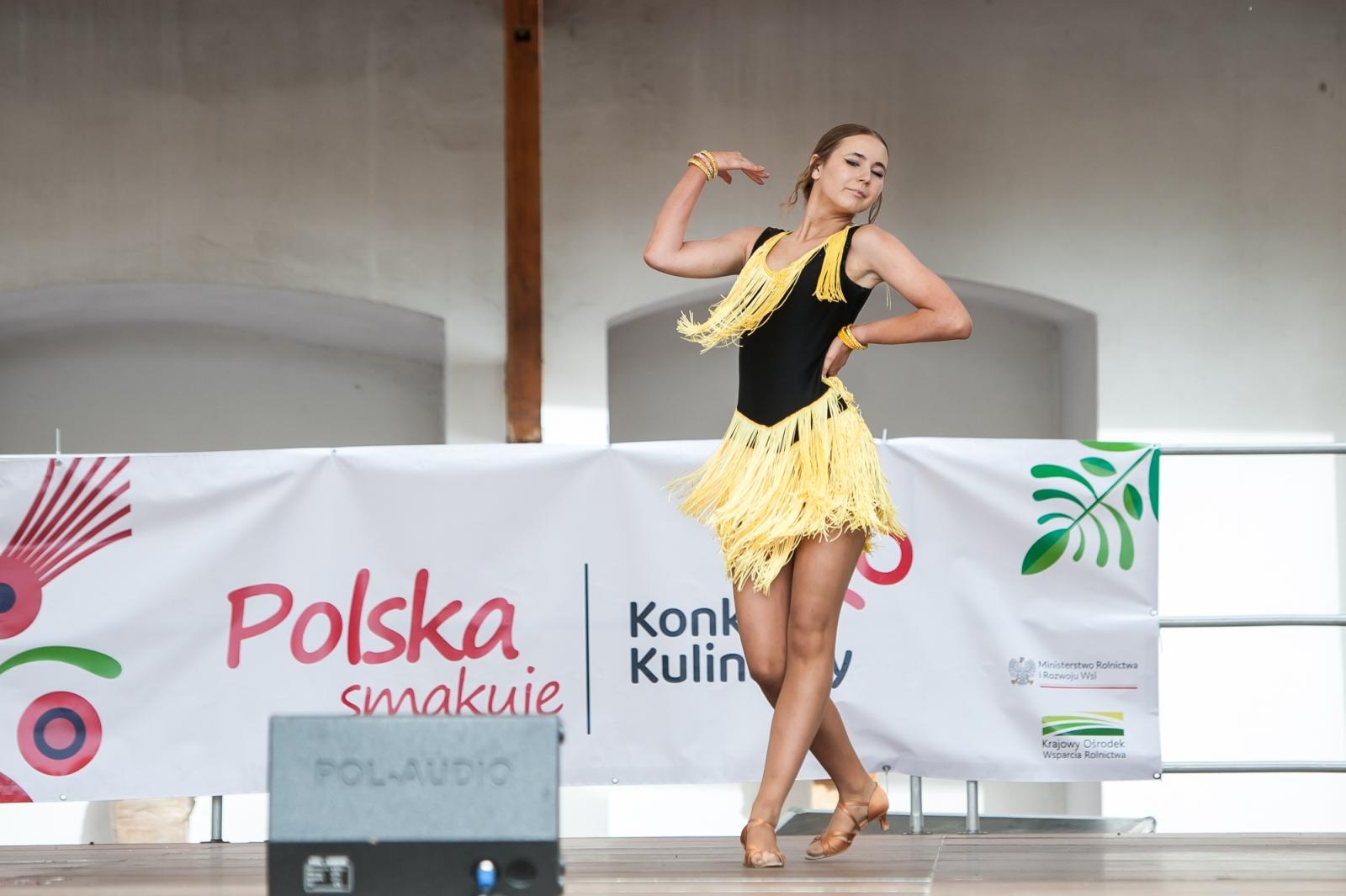 Zdjęcie w galerii na portalu naszraciborz.pl: Młode talenty na scenie Zamku Piastowskiego. Występy wychowanków Powiatowego Domu Kultury wiadomości z regionu