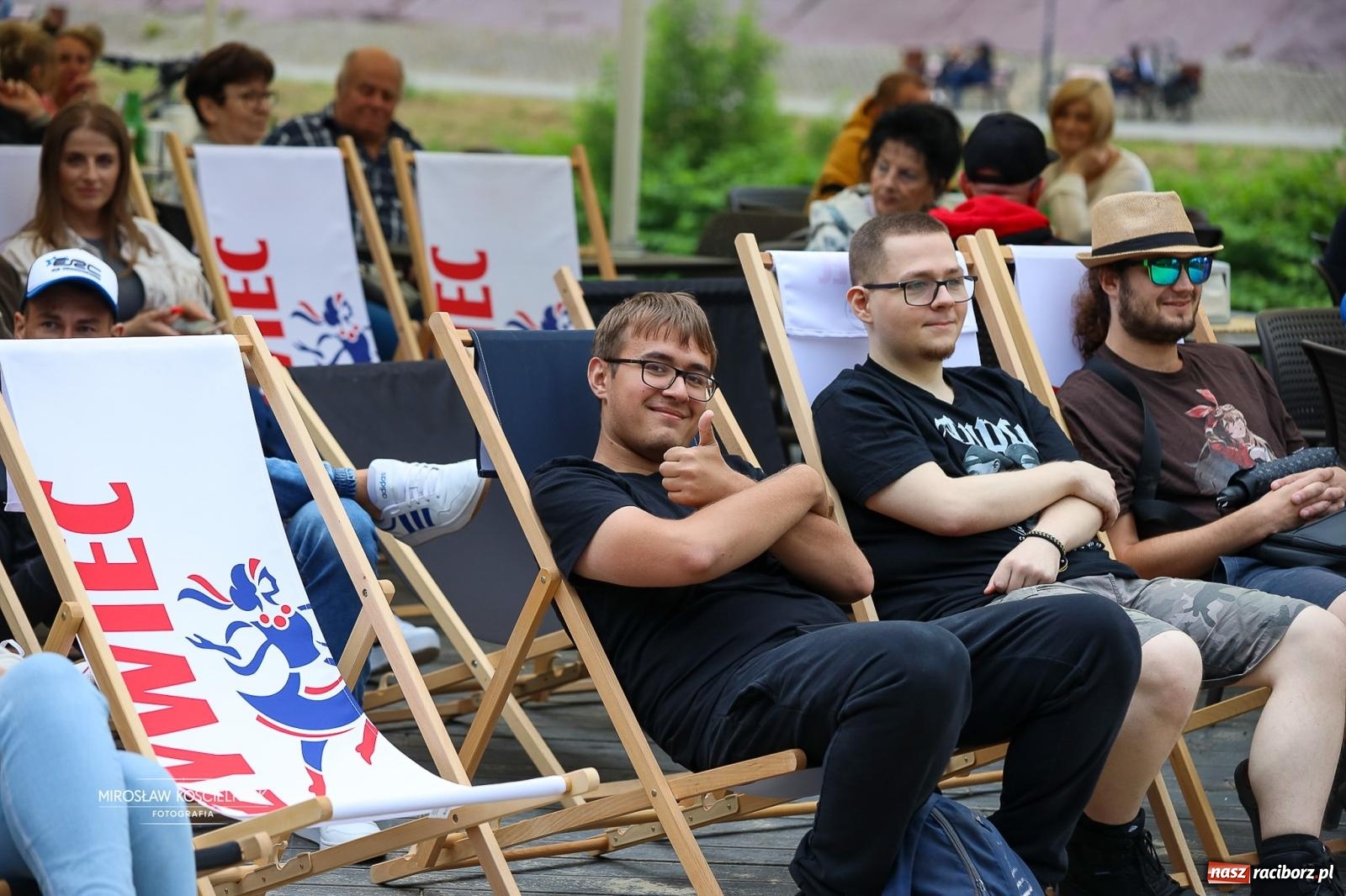 Zdjęcie w galerii na portalu naszraciborz.pl: JuicyPop rozgrzali publiczność mimo kapryśnej pogody wiadomości z regionu