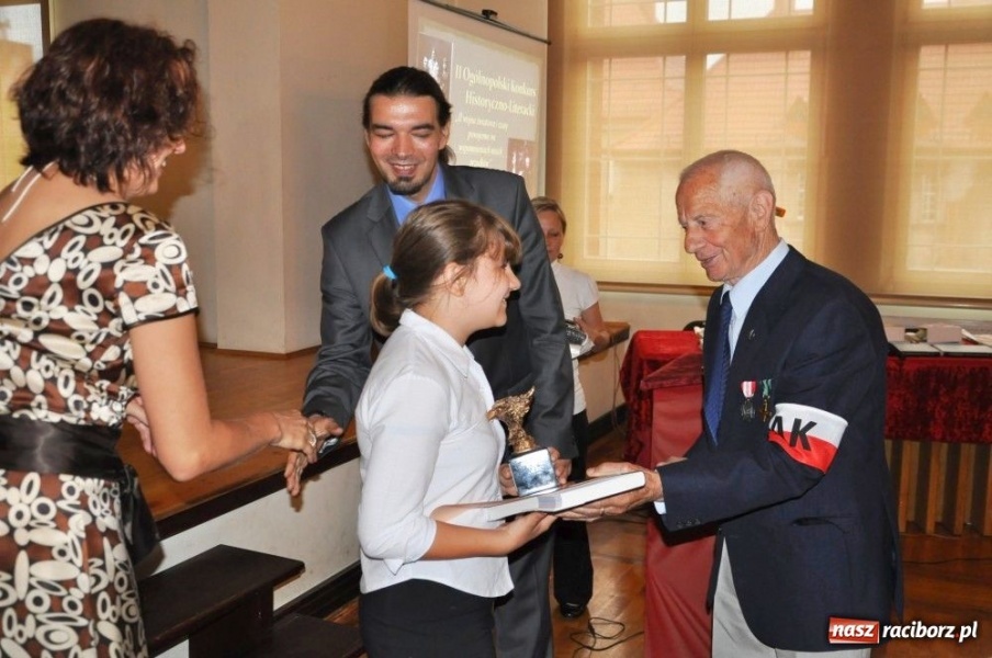Zdjęcie w galerii na portalu naszraciborz.pl: Nagrodzeni za wspomnienia przodków wiadomości z regionu
