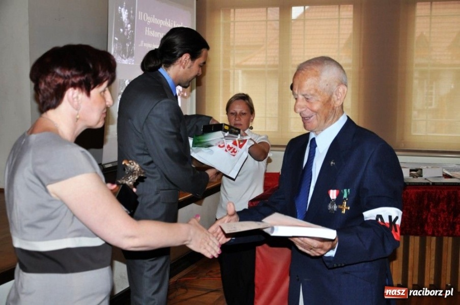 Zdjęcie w galerii na portalu naszraciborz.pl: Nagrodzeni za wspomnienia przodków wiadomości z regionu
