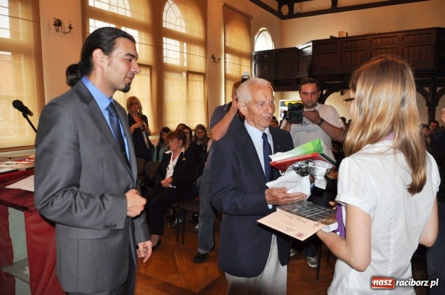 Zdjęcie w galerii na portalu naszraciborz.pl: Nagrodzeni za wspomnienia przodków wiadomości z regionu