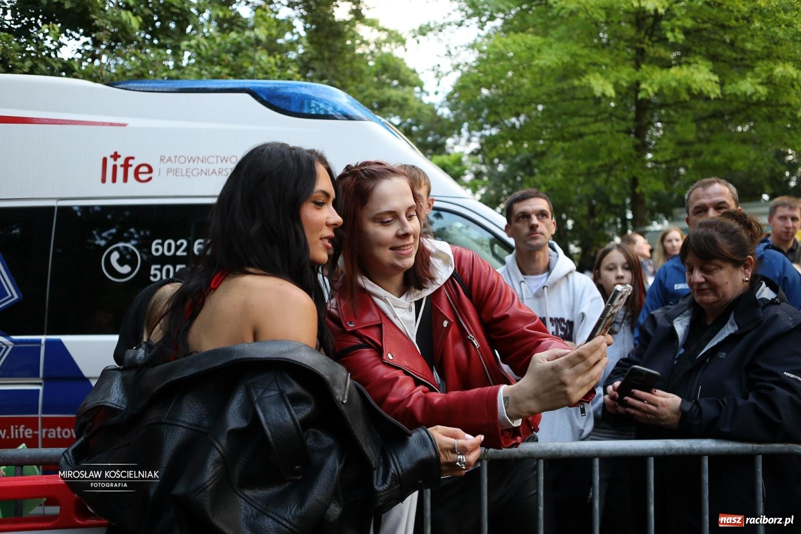 Zdjęcie w galerii na portalu naszraciborz.pl: Kaeyra wystąpiła na Dniach Raciborza 2026. Artystka o raciborskich korzeniach zachwyciła publiczność wiadomości z regionu