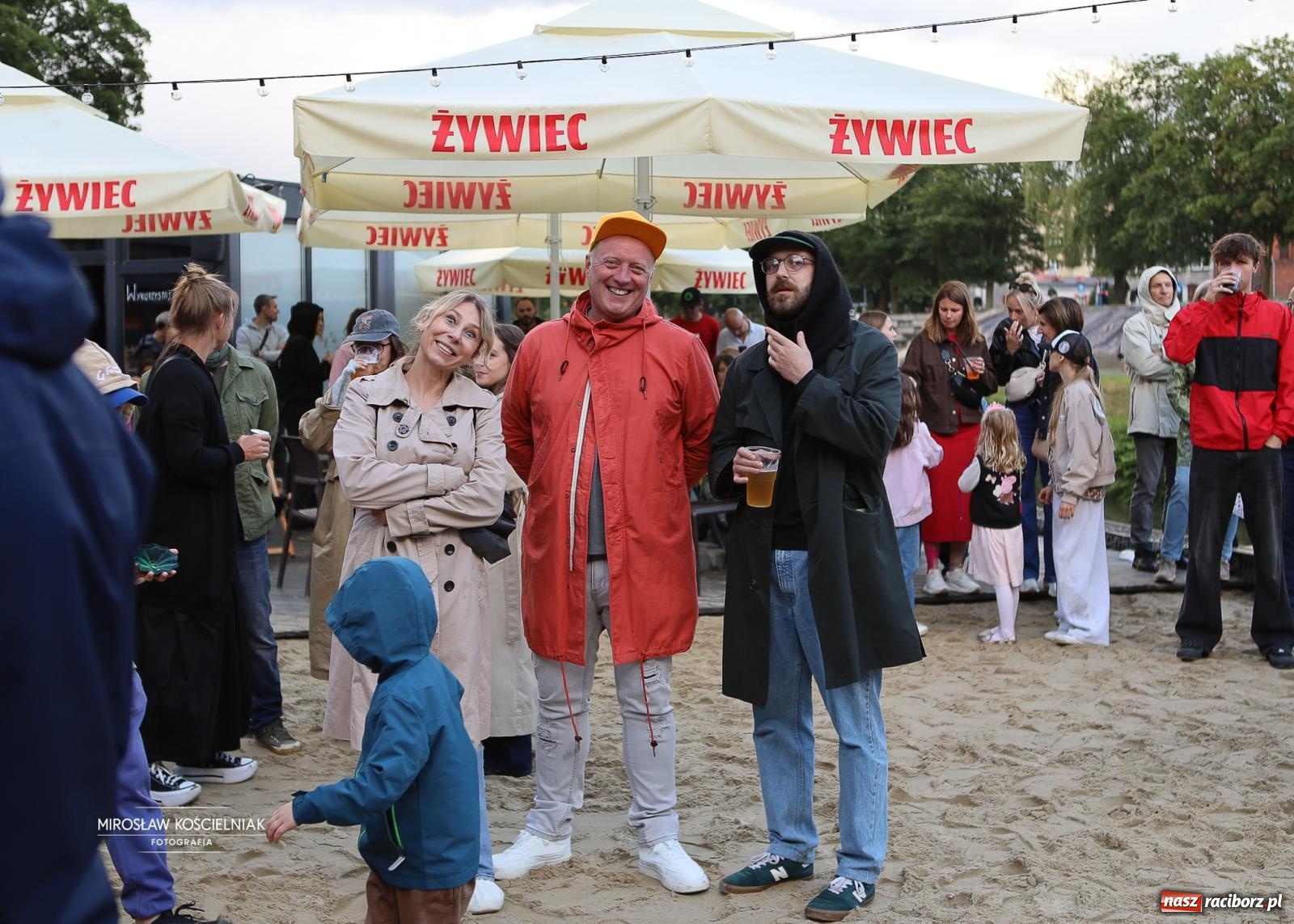 Zdjęcie w galerii na portalu naszraciborz.pl: Kaeyra wystąpiła na Dniach Raciborza 2026. Artystka o raciborskich korzeniach zachwyciła publiczność wiadomości z regionu