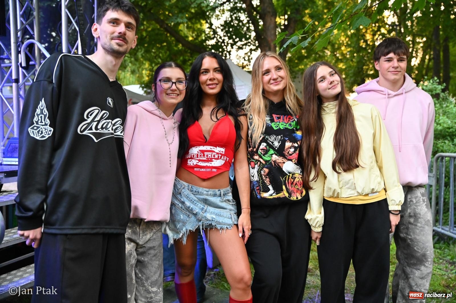 Zdjęcie w galerii na portalu naszraciborz.pl: Kaeyra wystąpiła na Dniach Raciborza 2026. Artystka o raciborskich korzeniach zachwyciła publiczność wiadomości z regionu