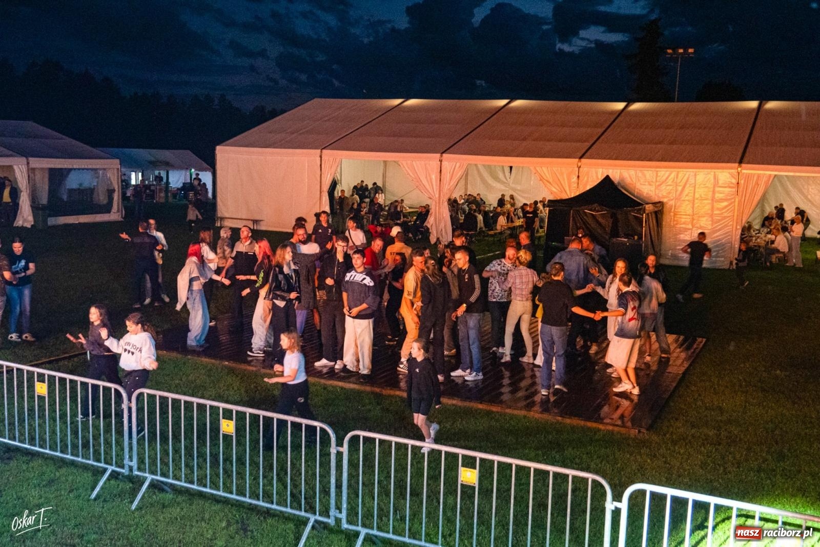 Zdjęcie w galerii na portalu naszraciborz.pl: 600 lat historii i jeden wieczór wspólnej zabawy w Górach Śląskich. Obchody na BIS! wiadomości z regionu